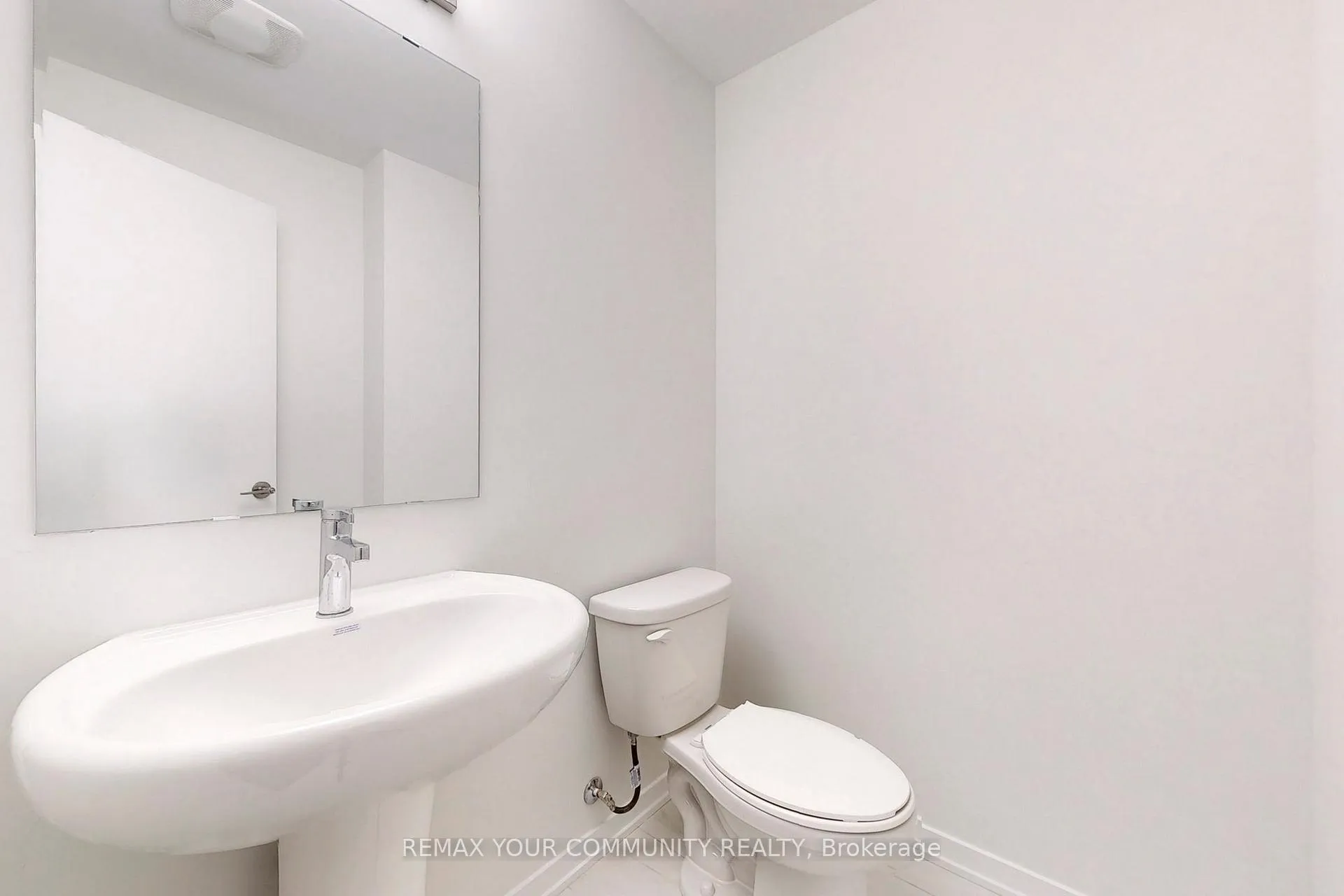 Photo 13 of Unit 20, 11 Honeycrisp Crescent, Vaughan, Concord — HOMEH