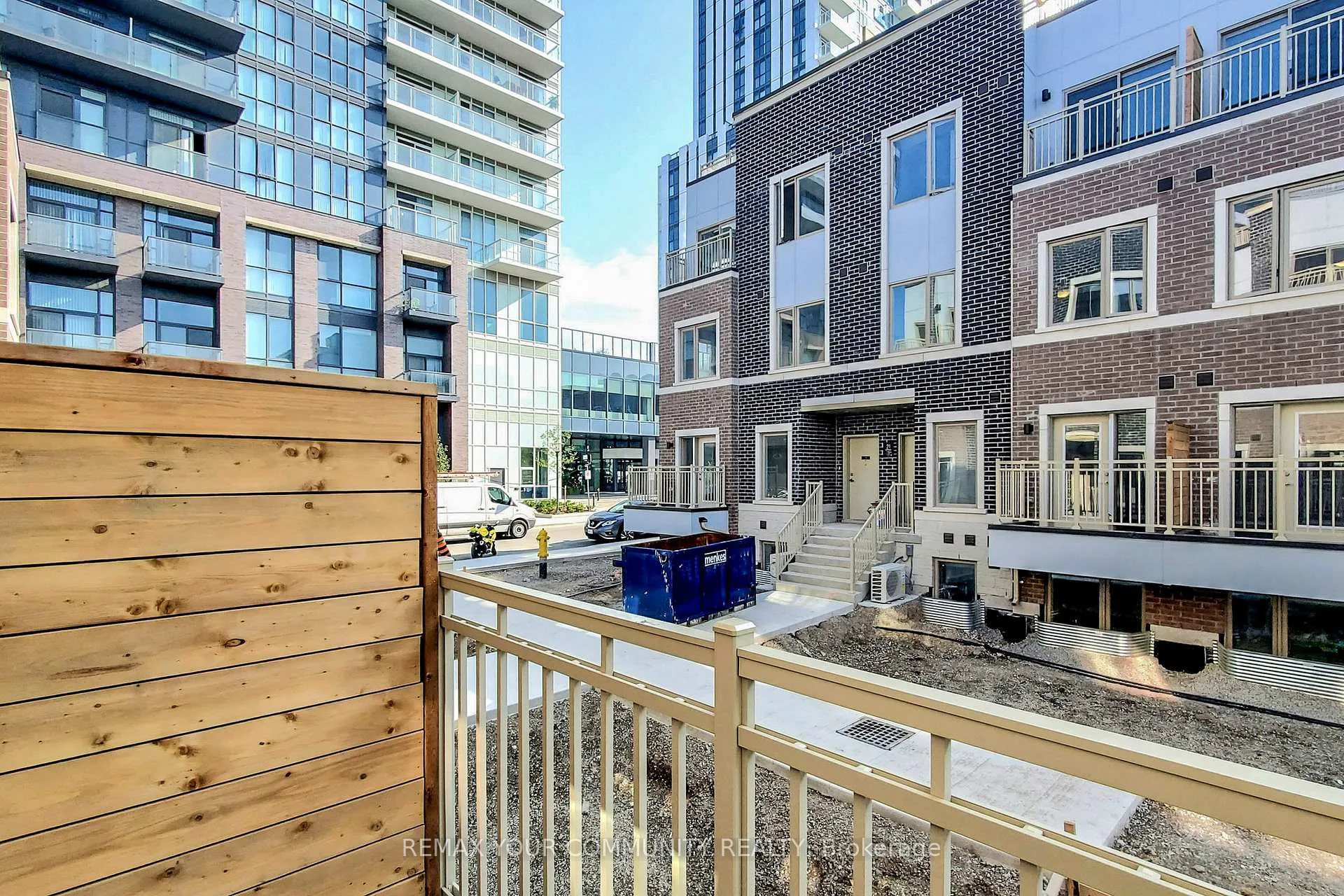 Photo 24 of Unit 20, 11 Honeycrisp Crescent, Vaughan, Concord — HOMEH