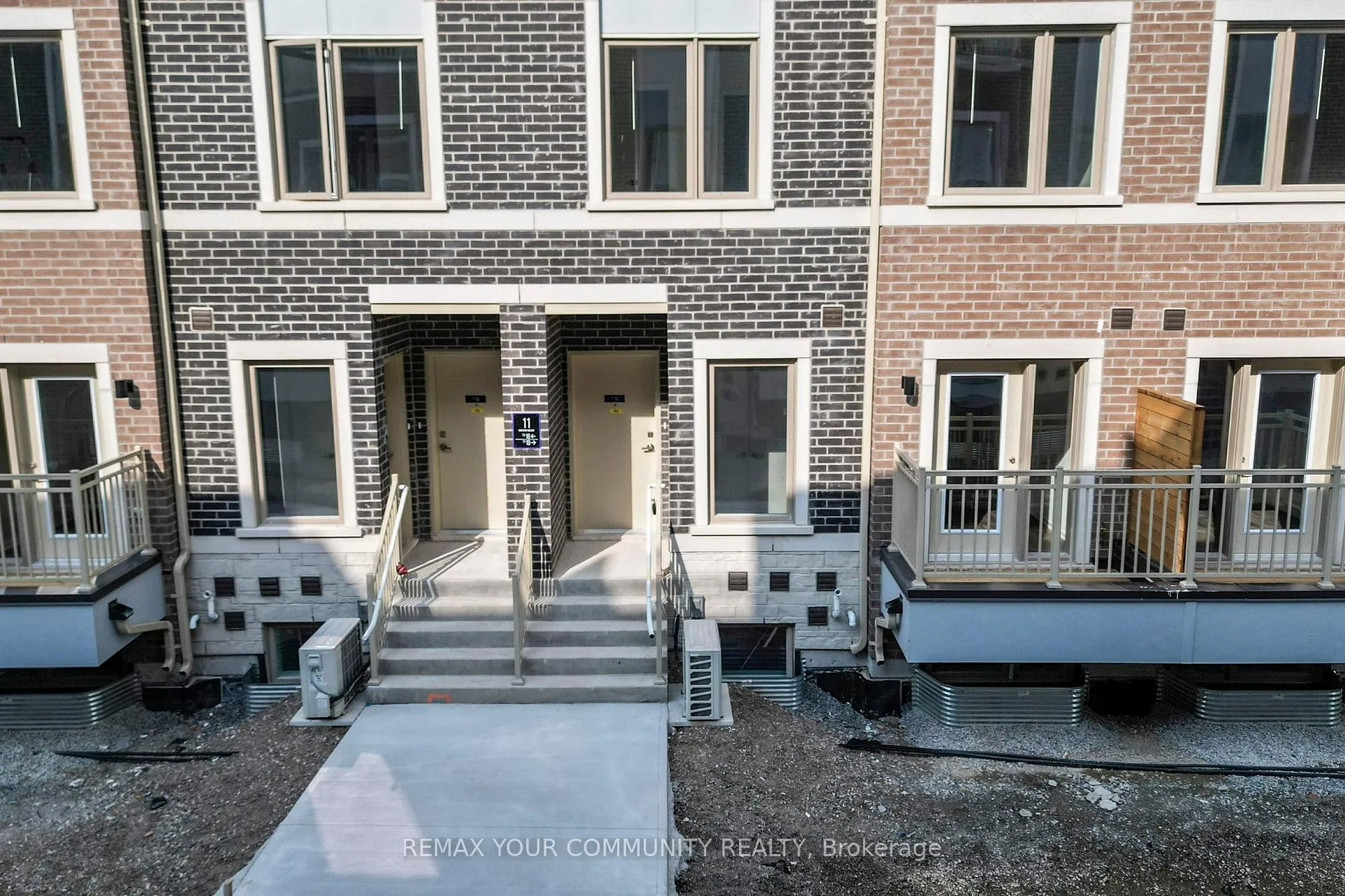 Photo 25 of Unit 20, 11 Honeycrisp Crescent, Vaughan, Concord — HOMEH