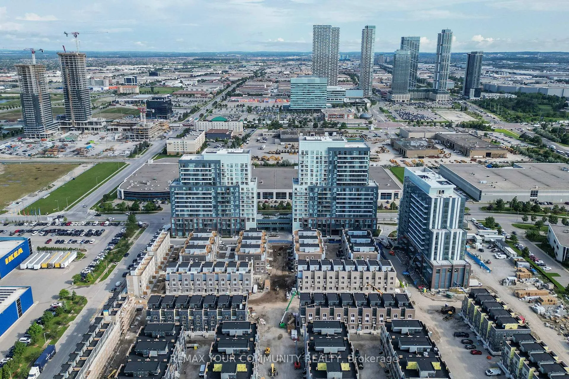 Photo 30 of Unit 20, 11 Honeycrisp Crescent, Vaughan, Concord — HOMEH