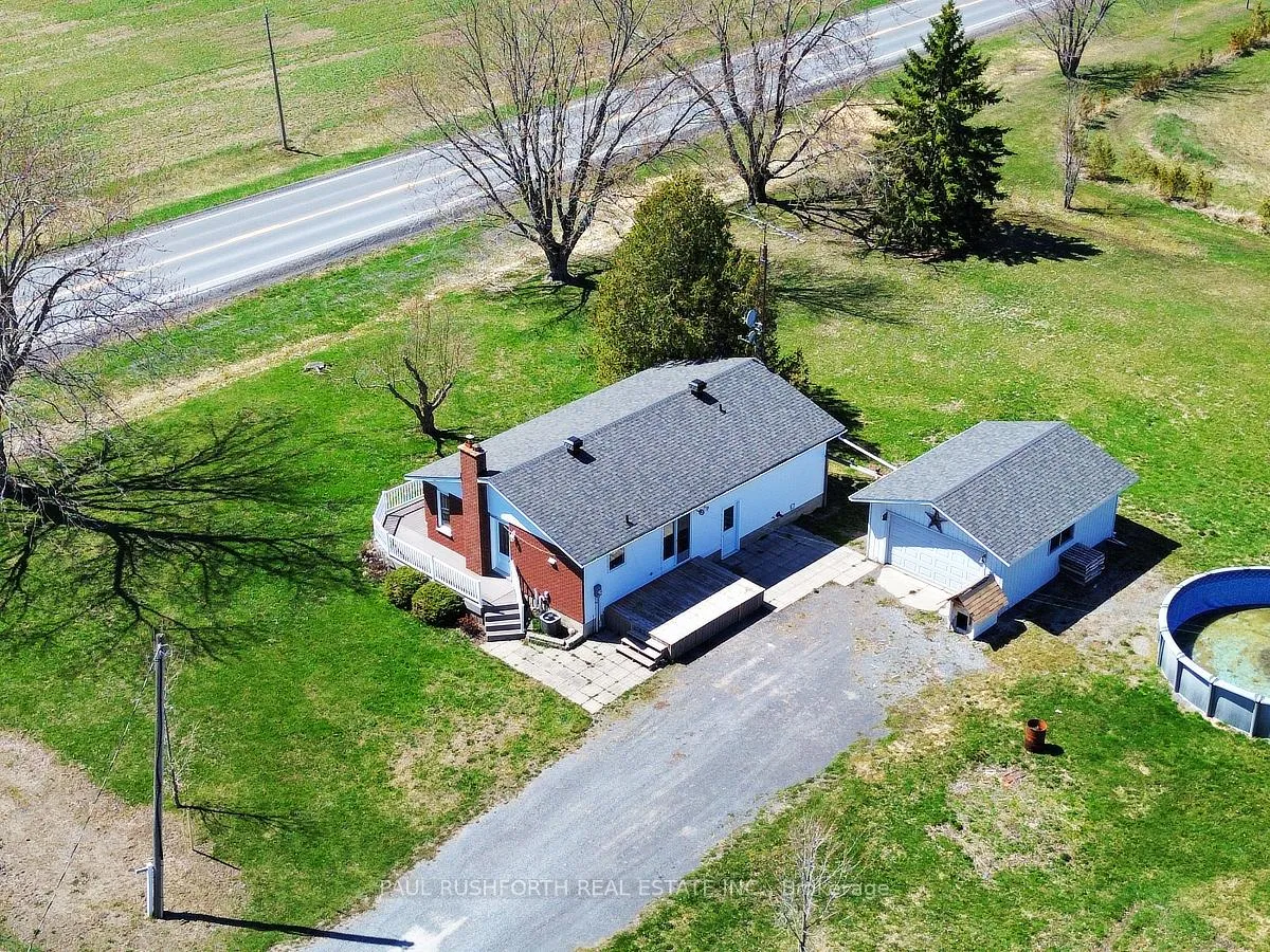 Photo 2 of 14005 Concession 1-2 Road, North Stormont, North Stormont (Finch) Twp — HOMEH