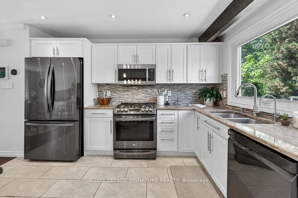 Photo 12 of 4263 Longmoor Drive, Burlington, Shoreacres — HOMEH