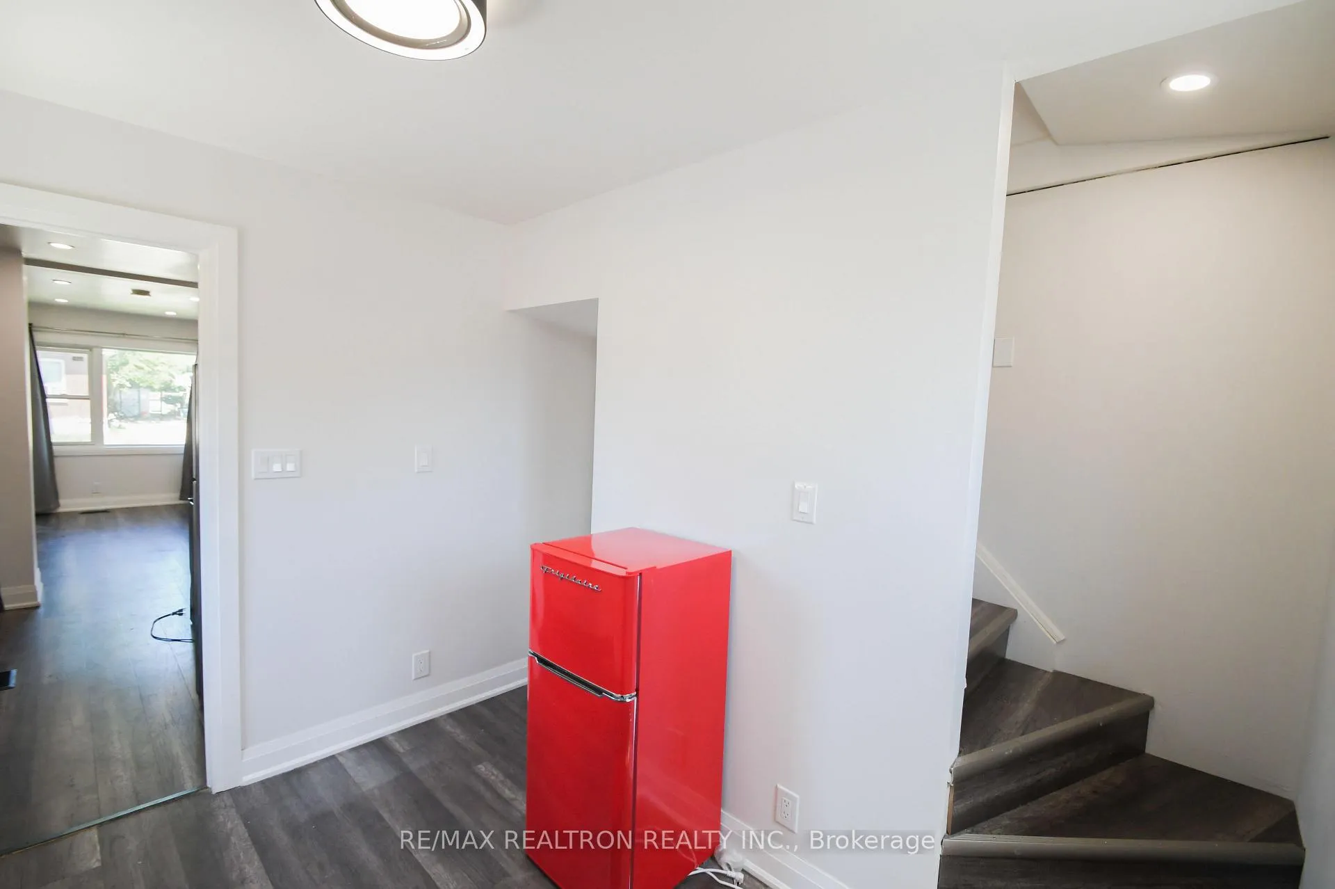 Photo 15 of 110 Mintern Avenue, Brantford, Eagle Place East — HOMEH
