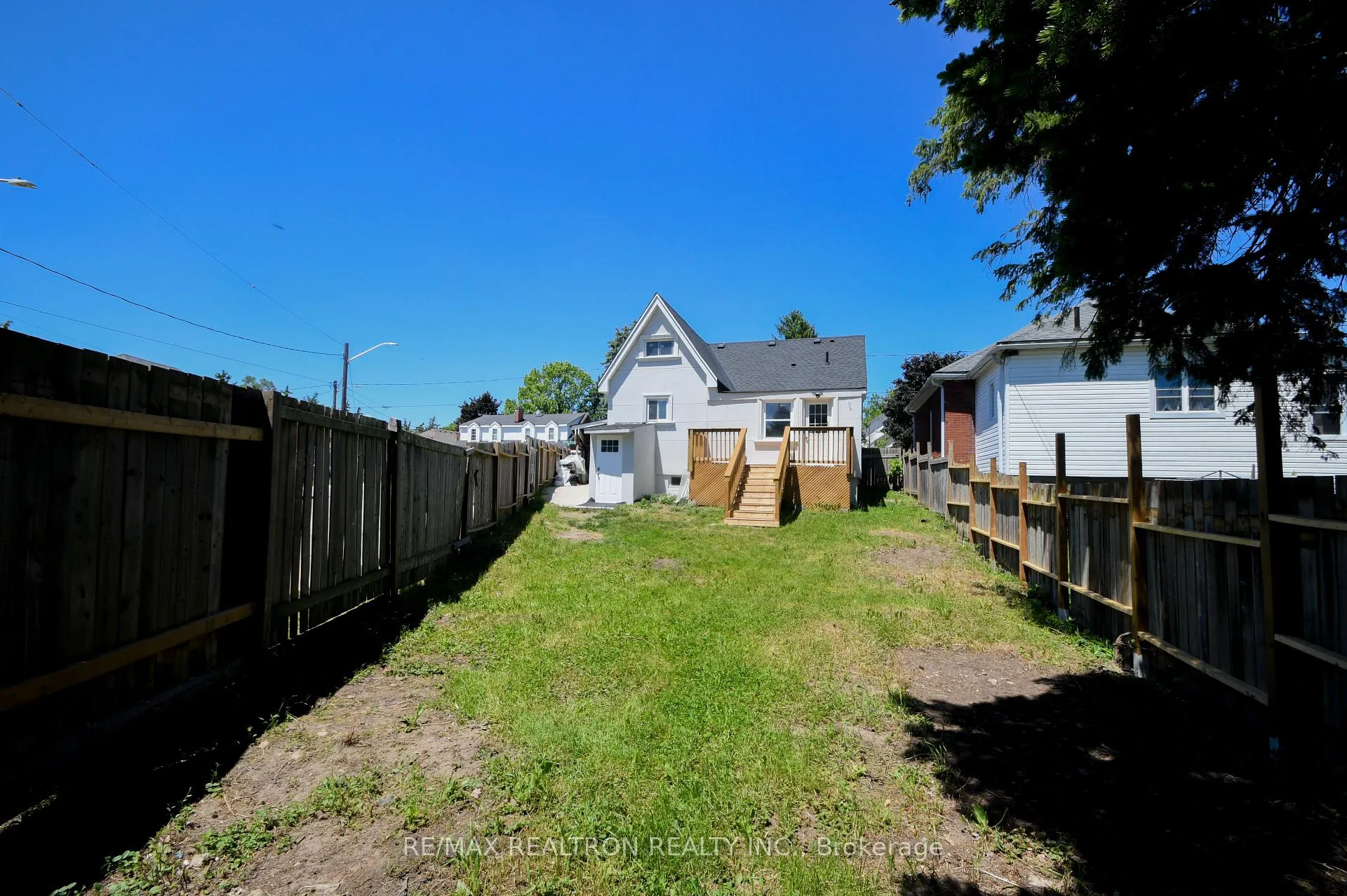 Photo 18 of 110 Mintern Avenue, Brantford, Eagle Place East — HOMEH
