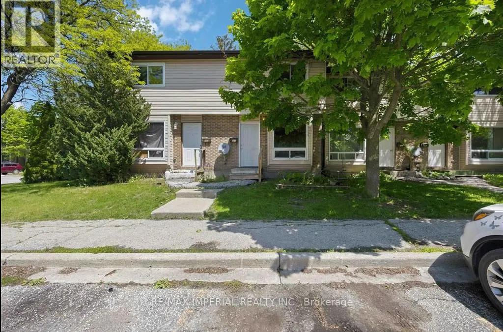 Photo 2 of Unit 301, 42 Hampton Avenue, Sarnia — HOMEH