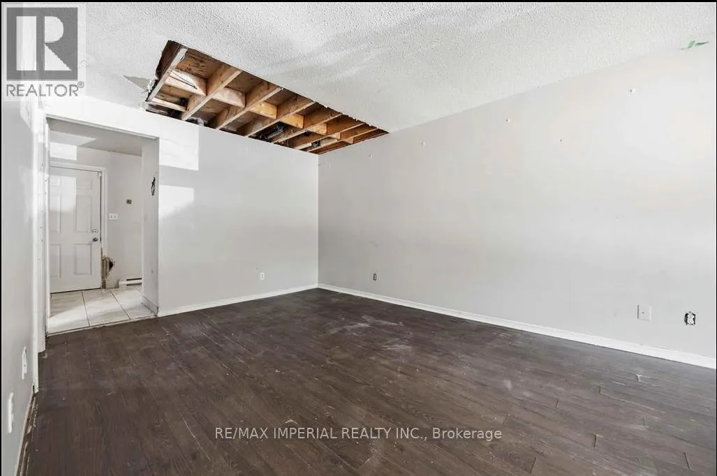 Photo 3 of Unit 301, 42 Hampton Avenue, Sarnia — HOMEH