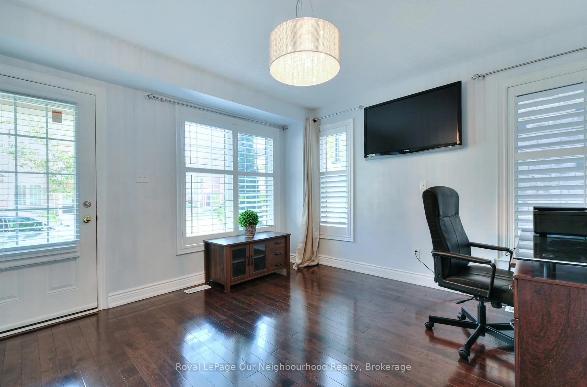 Photo 4 of 114 Barnham Street, Ajax, Central East — HOMEH