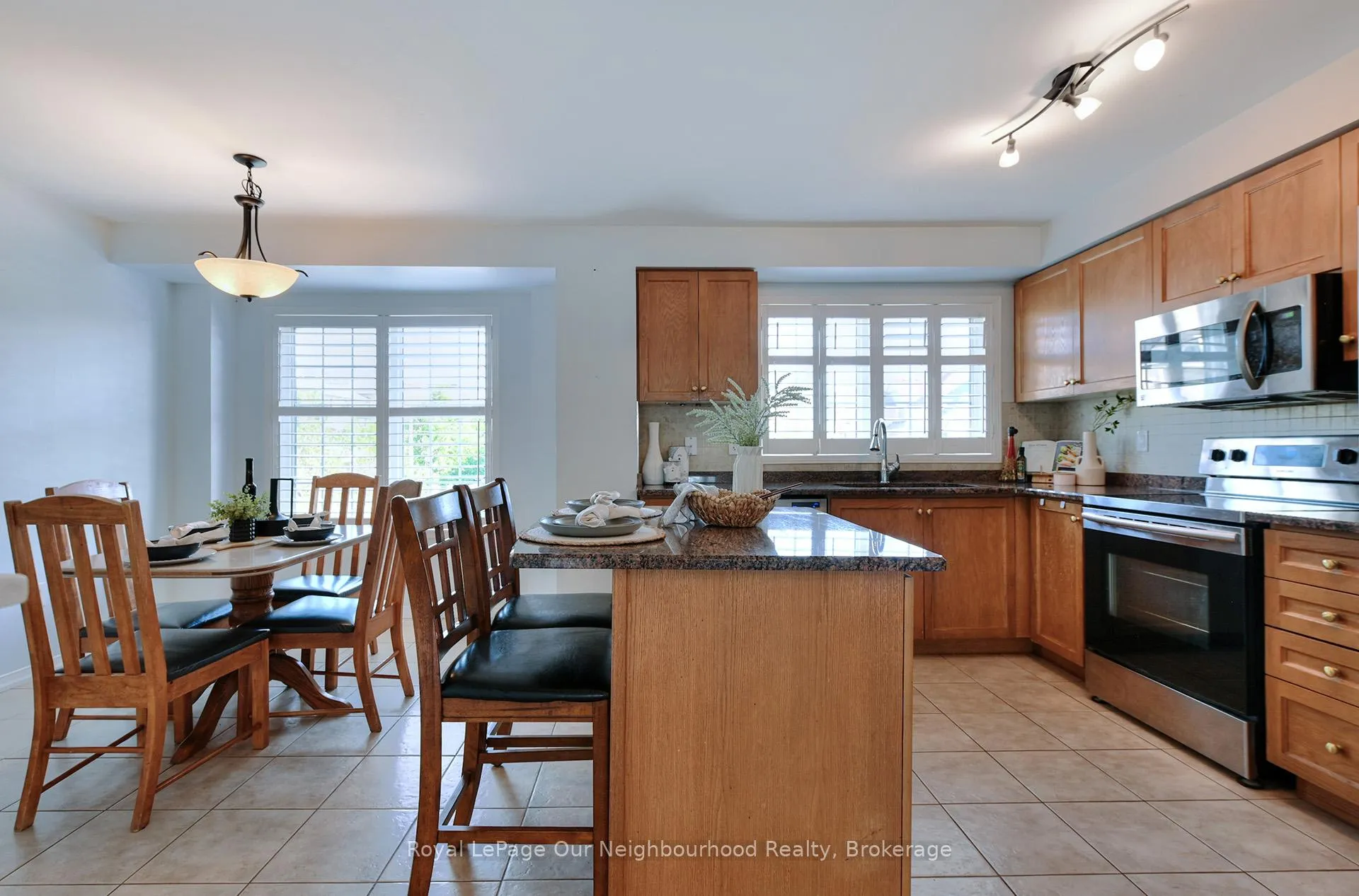 Photo 6 of 114 Barnham Street, Ajax, Central East — HOMEH