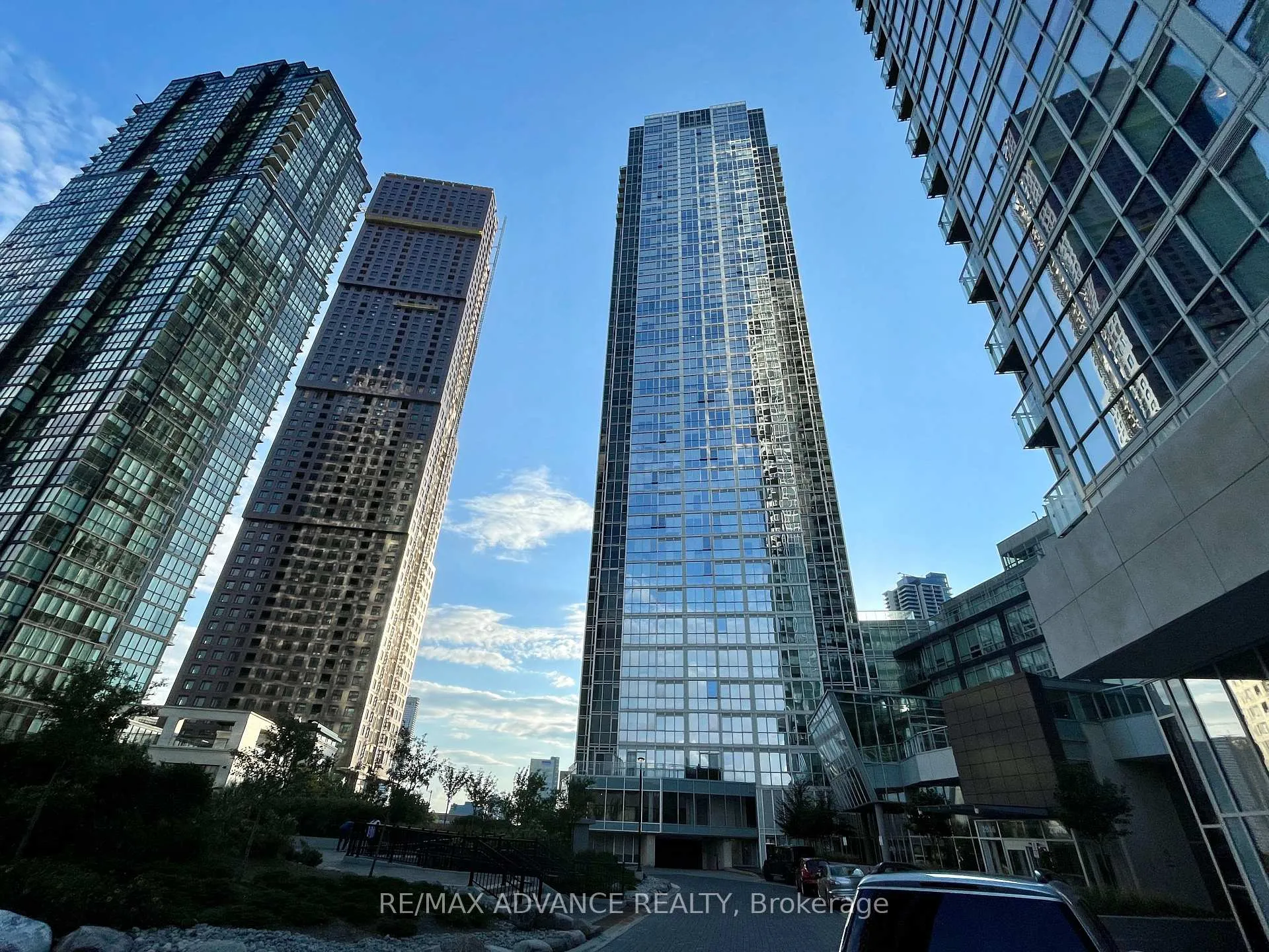 Photo 4 of Unit 3003, 2916 Highway 7, Vaughan, Concord — HOMEH