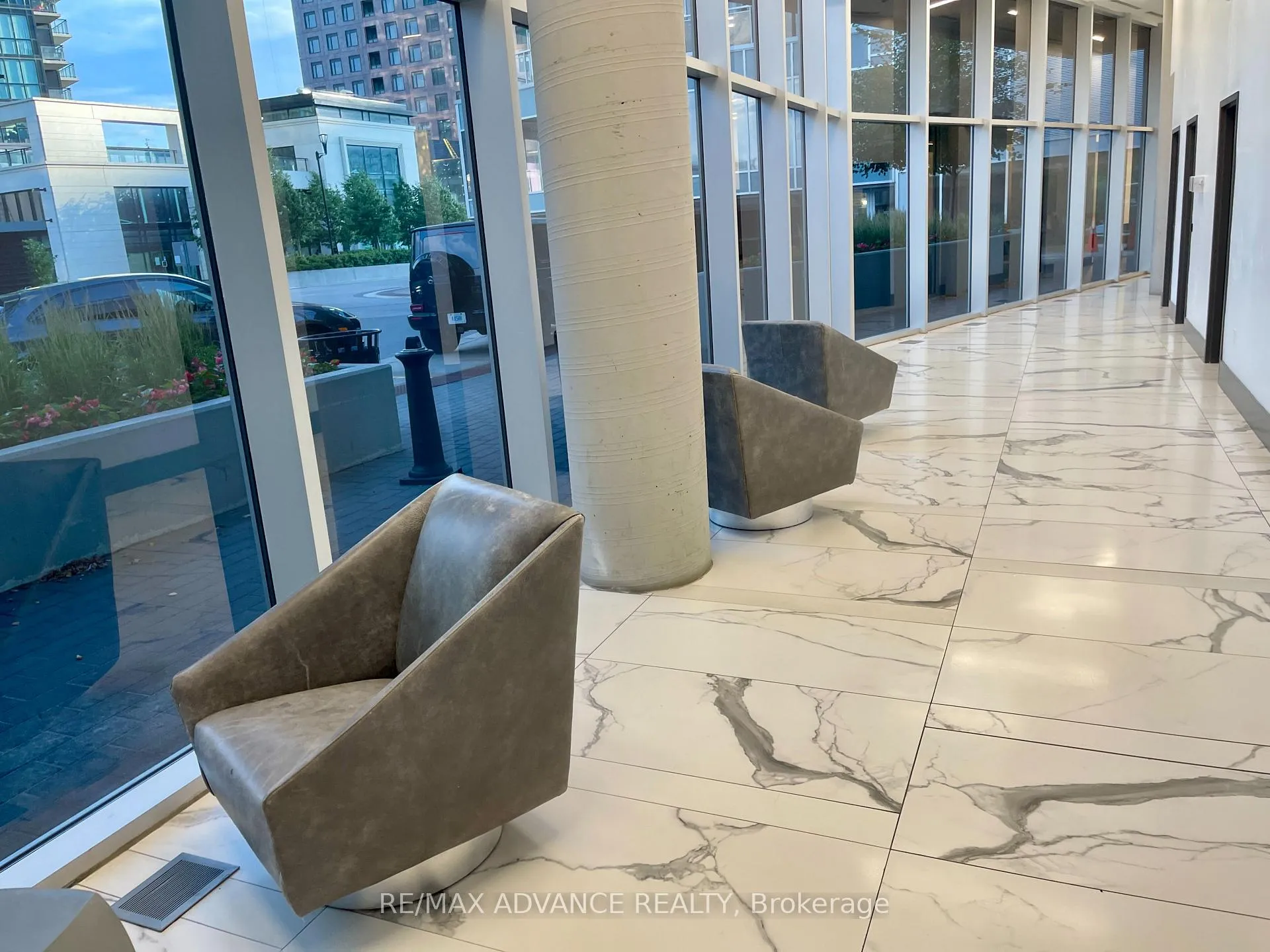 Photo 5 of Unit 3003, 2916 Highway 7, Vaughan, Concord — HOMEH
