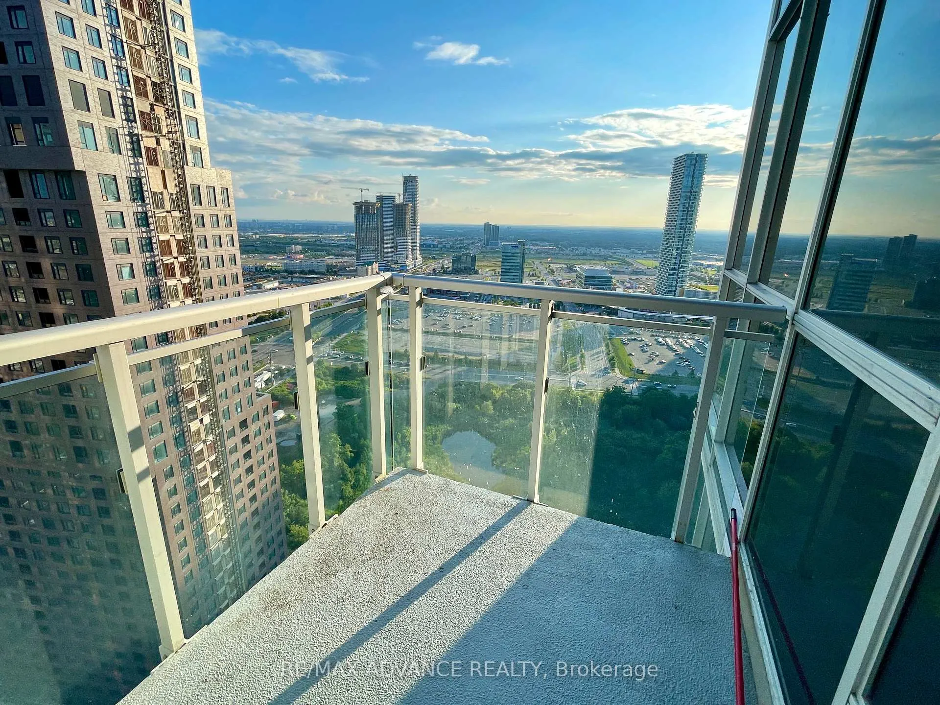 Photo 19 of Unit 3003, 2916 Highway 7, Vaughan, Concord — HOMEH