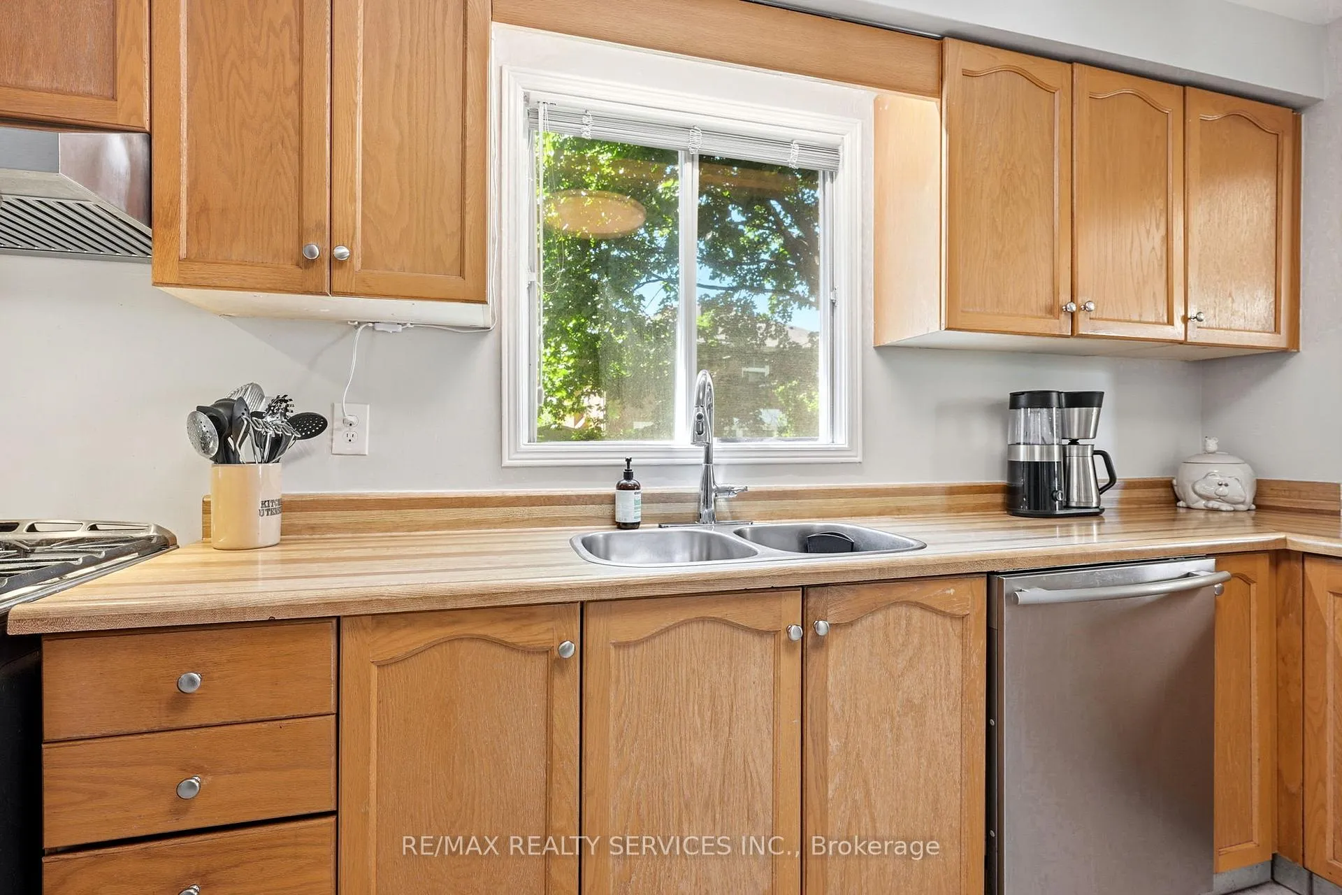 Photo 16 of 57 Brydon Crescent, Brampton, Northwood Park — HOMEH