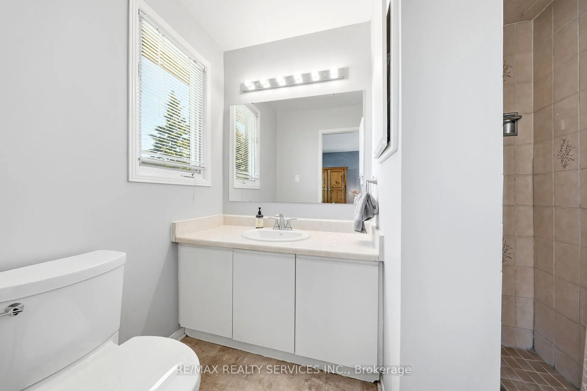Photo 30 of 57 Brydon Crescent, Brampton, Northwood Park — HOMEH