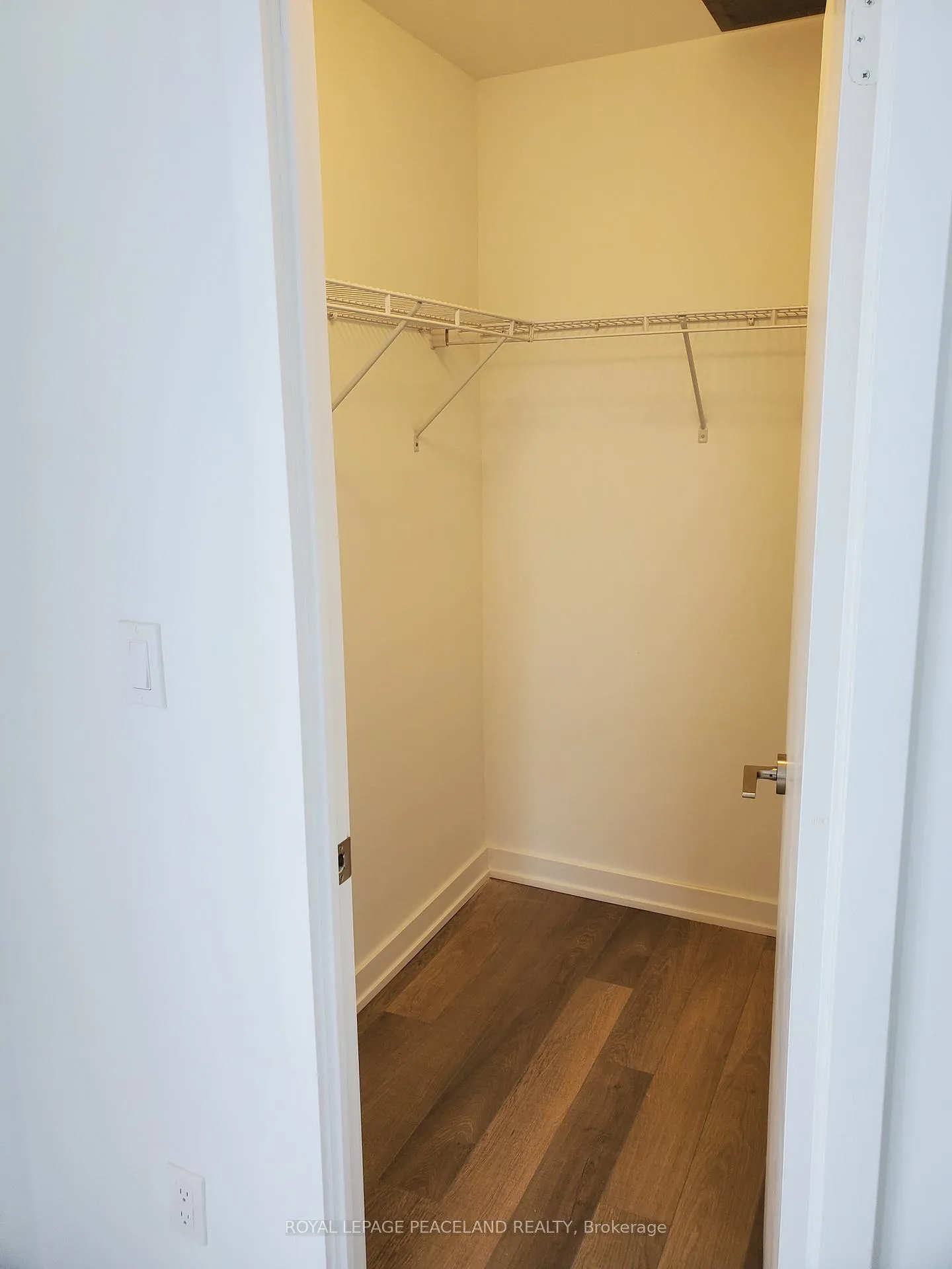 Photo 6 of Unit 901, 181 Huron Street, Toronto, Kensington-Chinatown — HOMEH