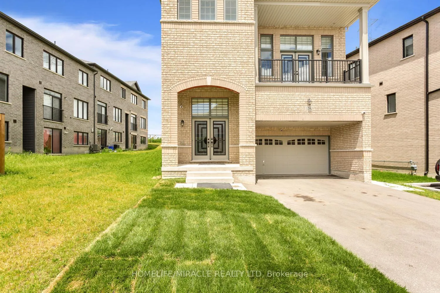 Photo 3 of 1254 Aquarius Trail, Pickering, Rural Pickering — HOMEH