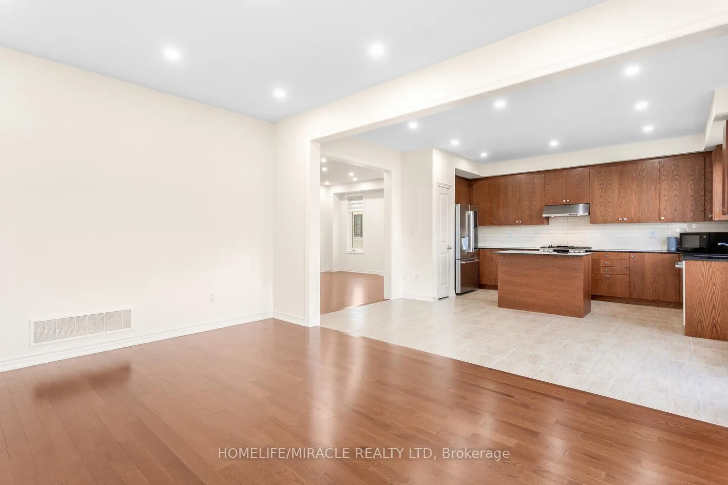 Photo 10 of 1254 Aquarius Trail, Pickering, Rural Pickering — HOMEH