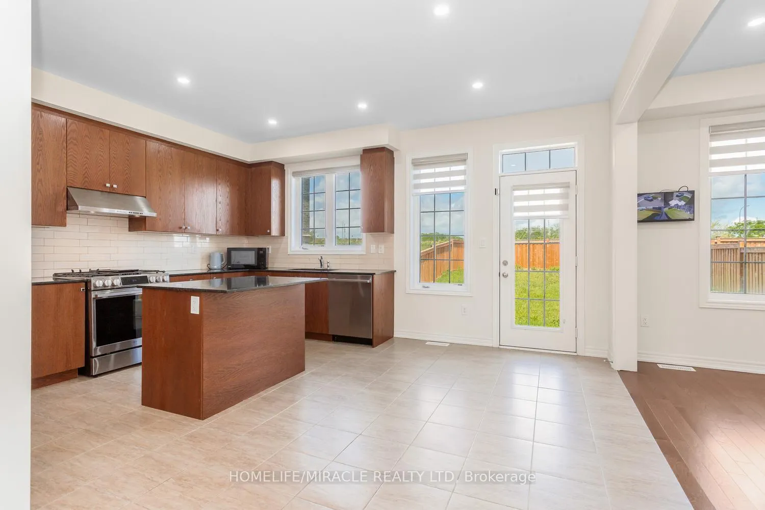 Photo 11 of 1254 Aquarius Trail, Pickering, Rural Pickering — HOMEH