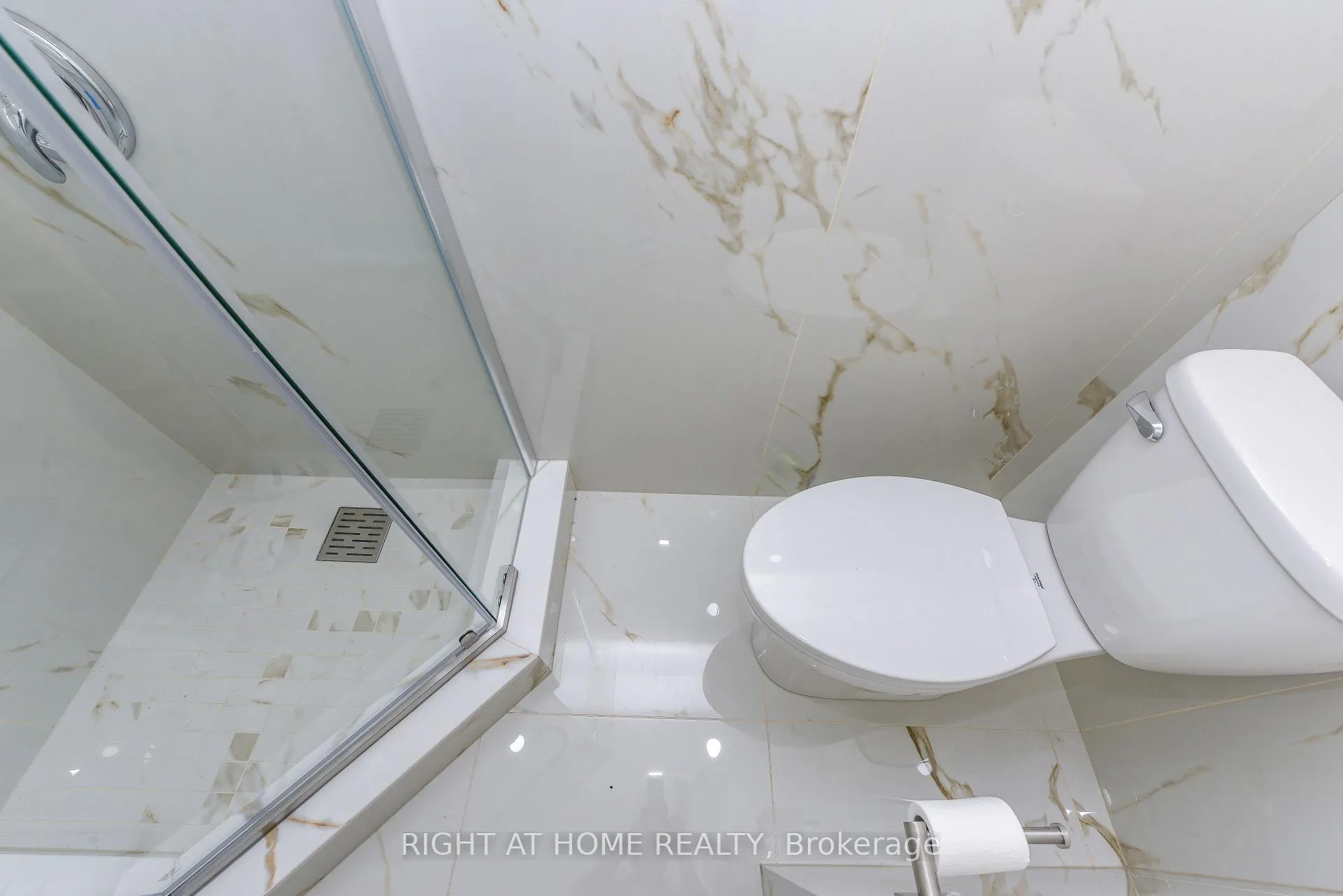 Photo 13 of 82 Elmcrest Drive, Brampton, Credit Valley — HOMEH
