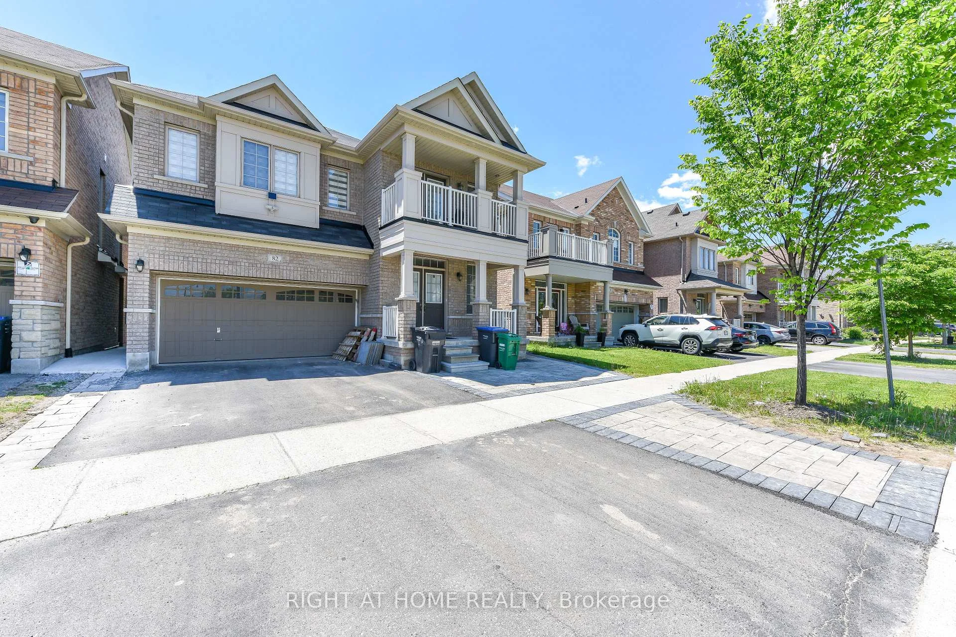 Photo 23 of 82 Elmcrest Drive, Brampton, Credit Valley — HOMEH