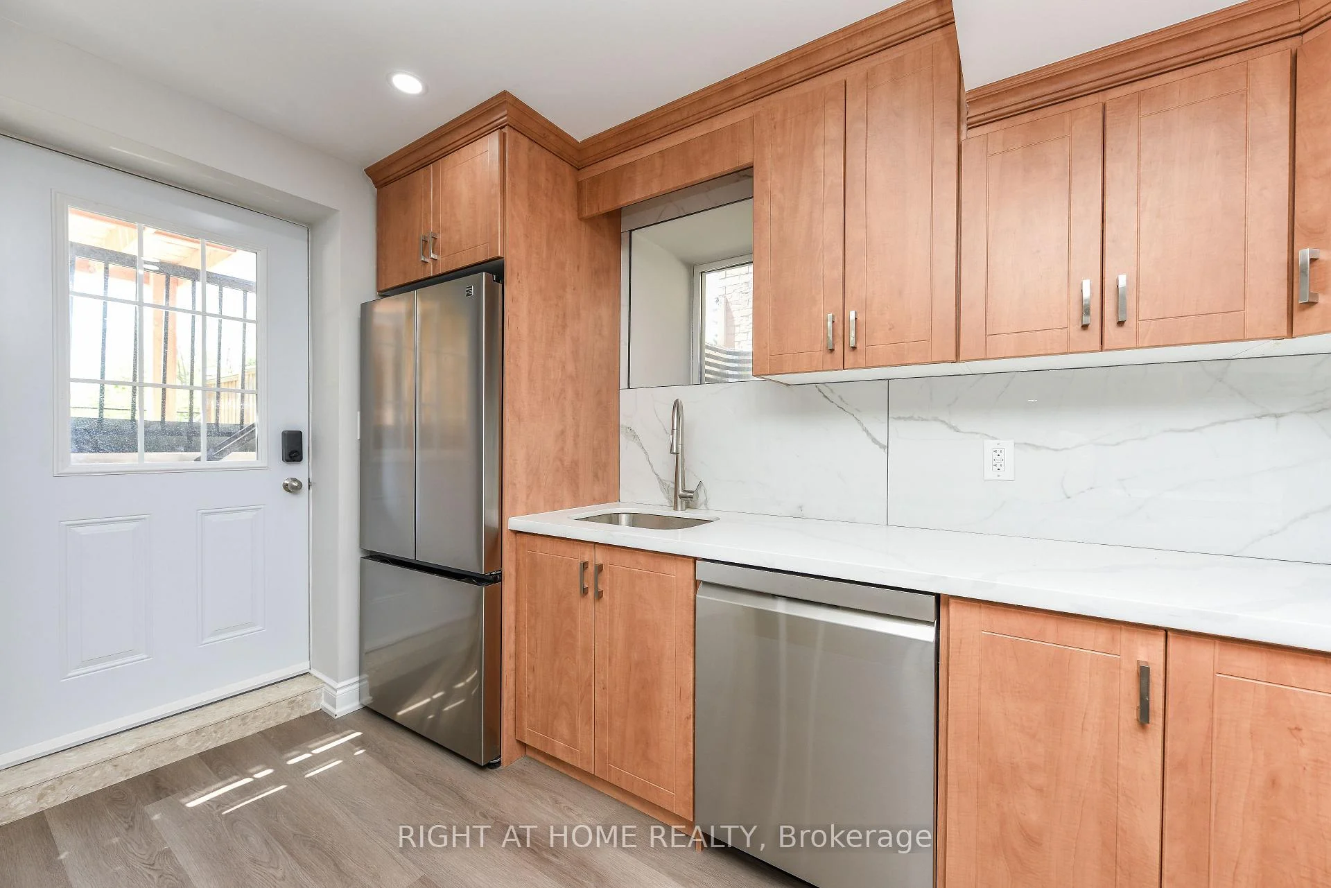 Photo 27 of 82 Elmcrest Drive, Brampton, Credit Valley — HOMEH
