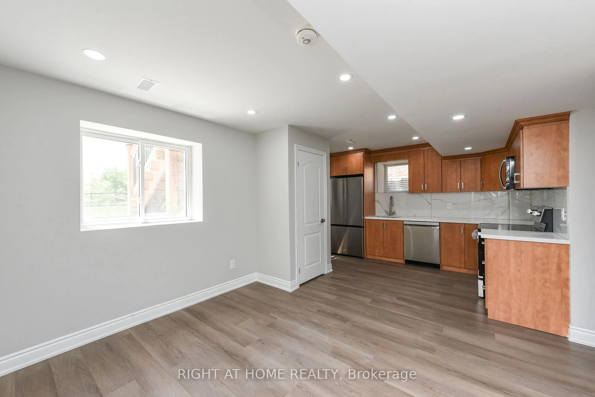 Photo 29 of 82 Elmcrest Drive, Brampton, Credit Valley — HOMEH