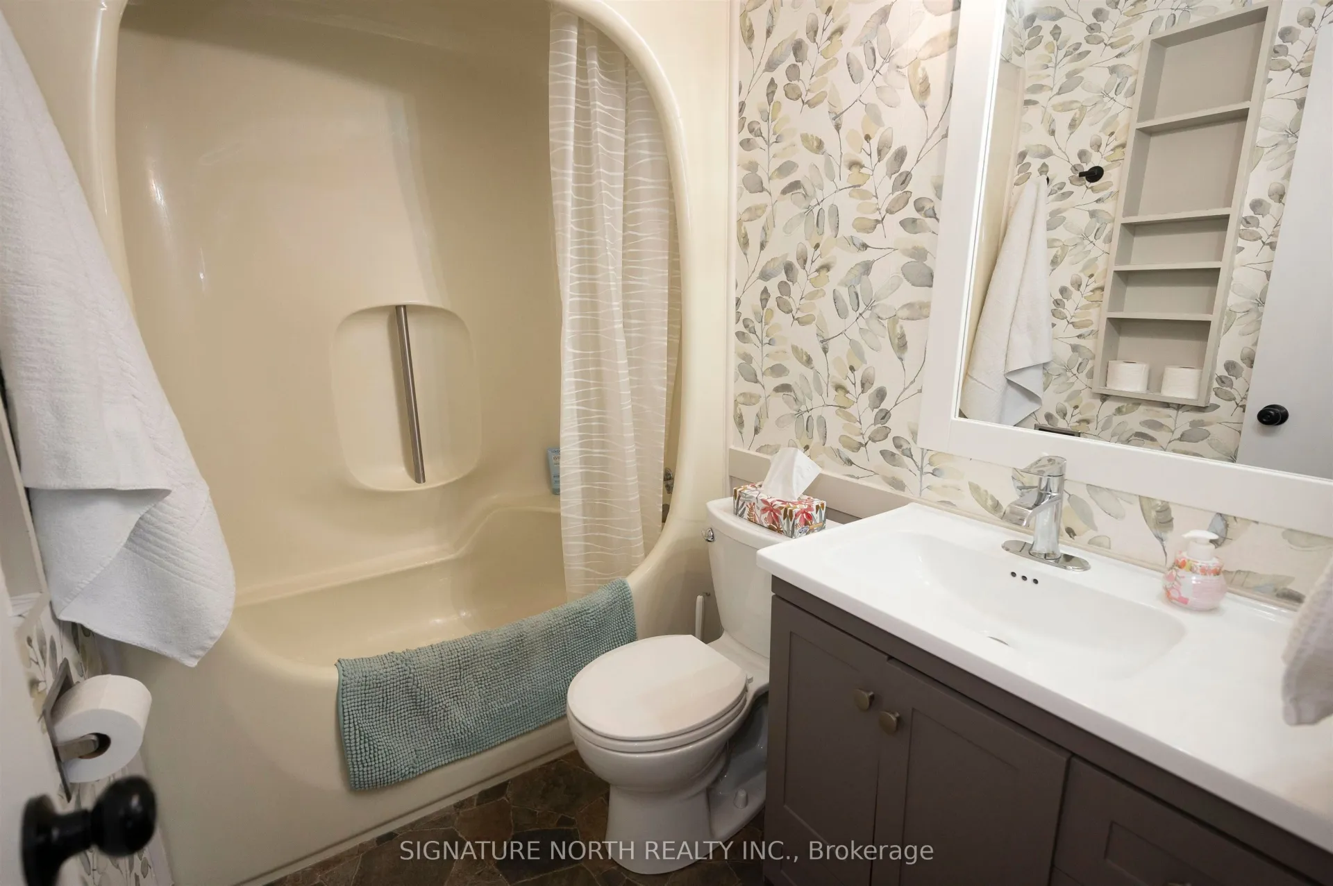 Photo 22 of 296 Sequoia Drive, Thunder Bay, Forest Park — HOMEH
