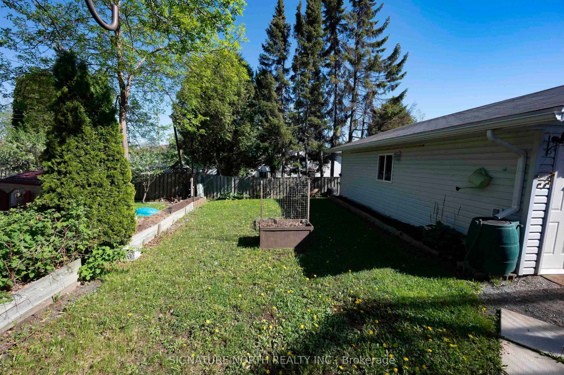 Photo 38 of 296 Sequoia Drive, Thunder Bay, Forest Park — HOMEH