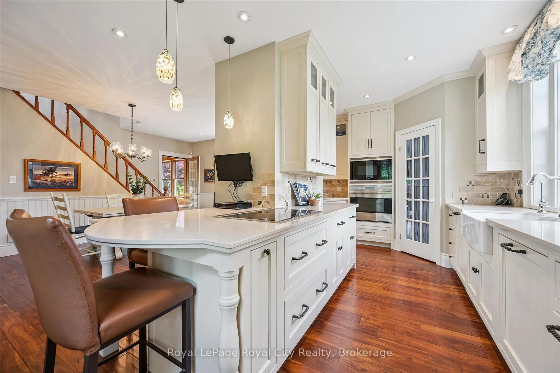 Photo 3 of 551 Campbellville Road, Hamilton, Rural Flamborough — HOMEH