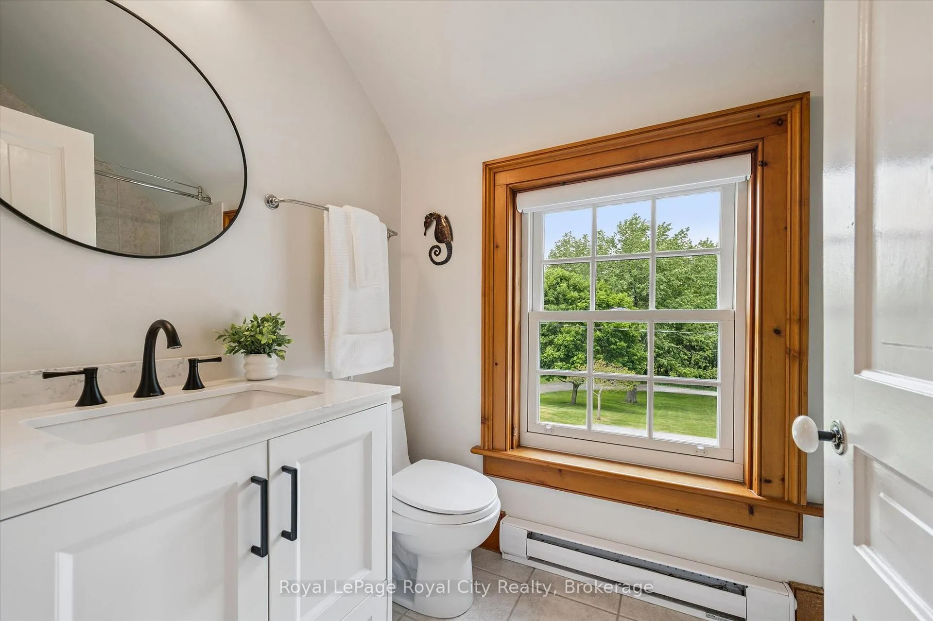 Photo 25 of 551 Campbellville Road, Hamilton, Rural Flamborough — HOMEH