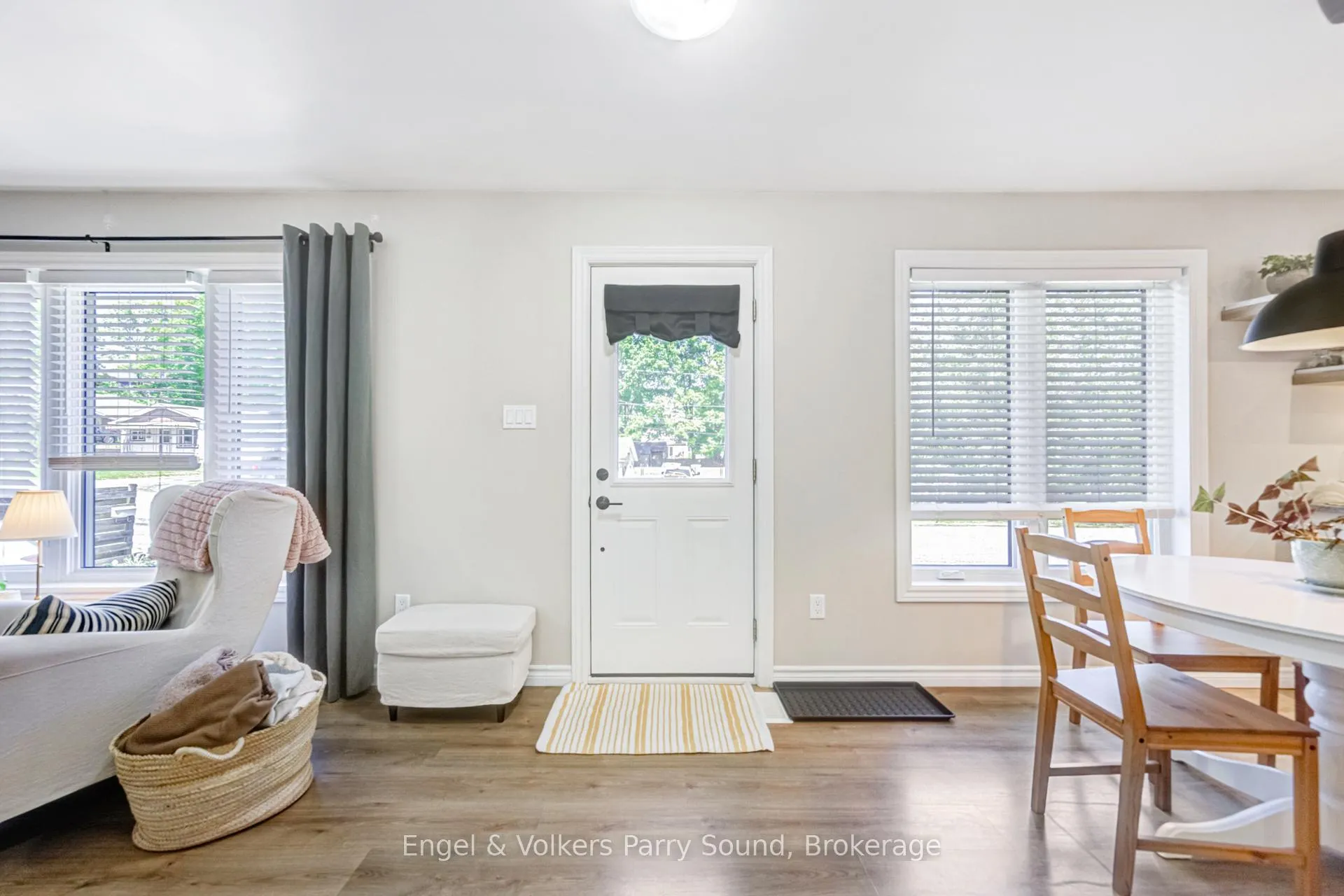 Photo 5 of 6 Lawrence Street, Parry Sound — HOMEH