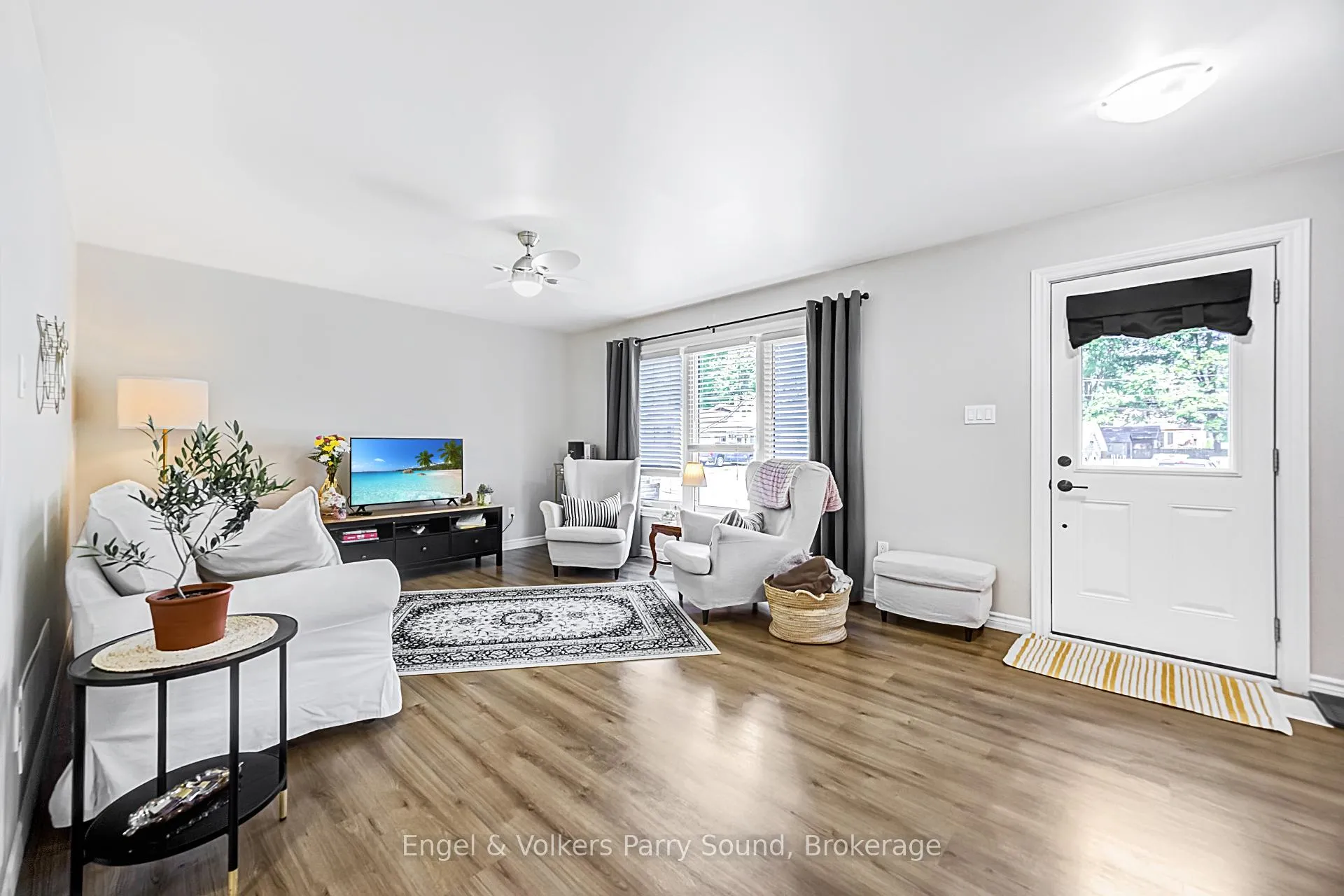 Photo 7 of 6 Lawrence Street, Parry Sound — HOMEH