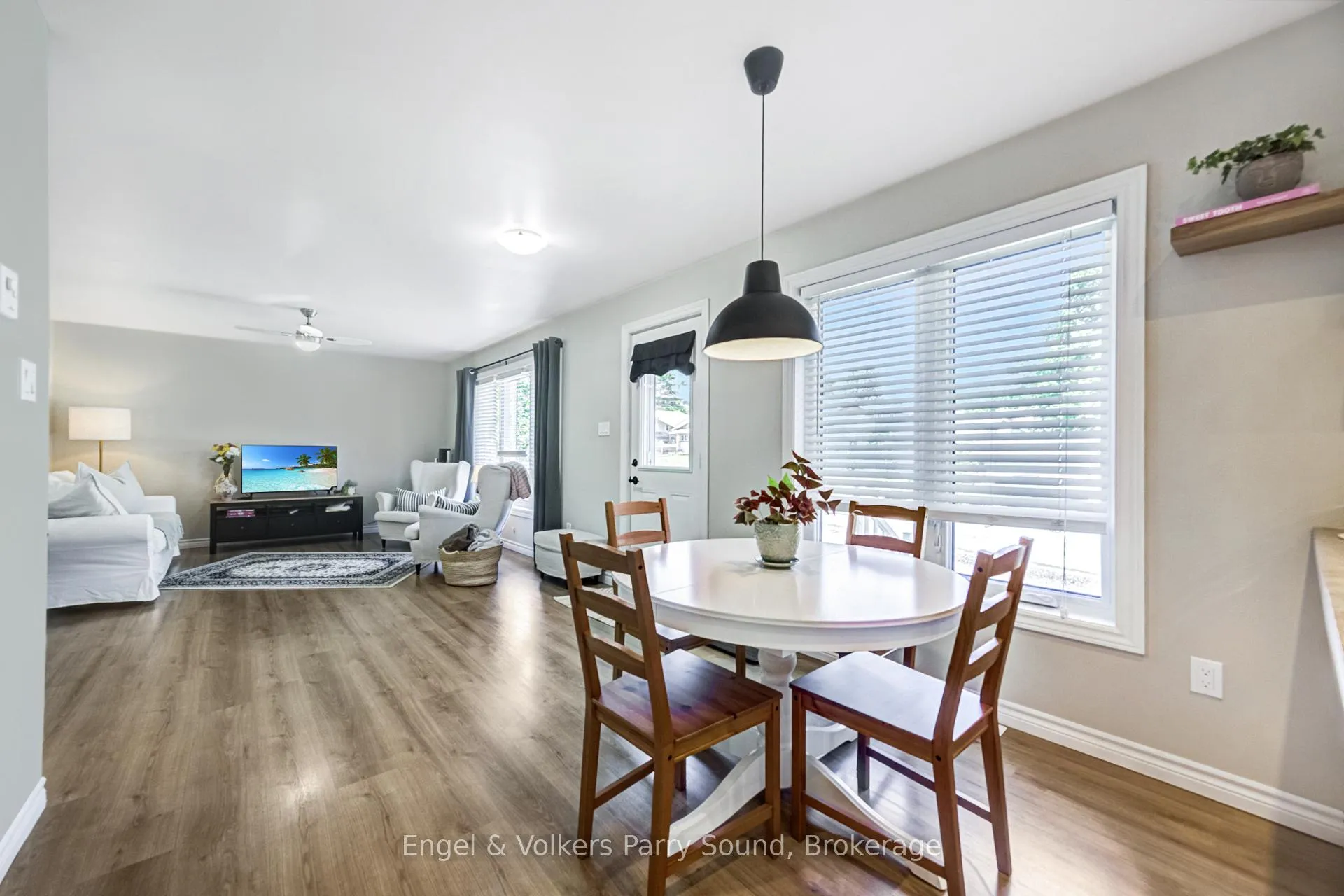Photo 11 of 6 Lawrence Street, Parry Sound — HOMEH