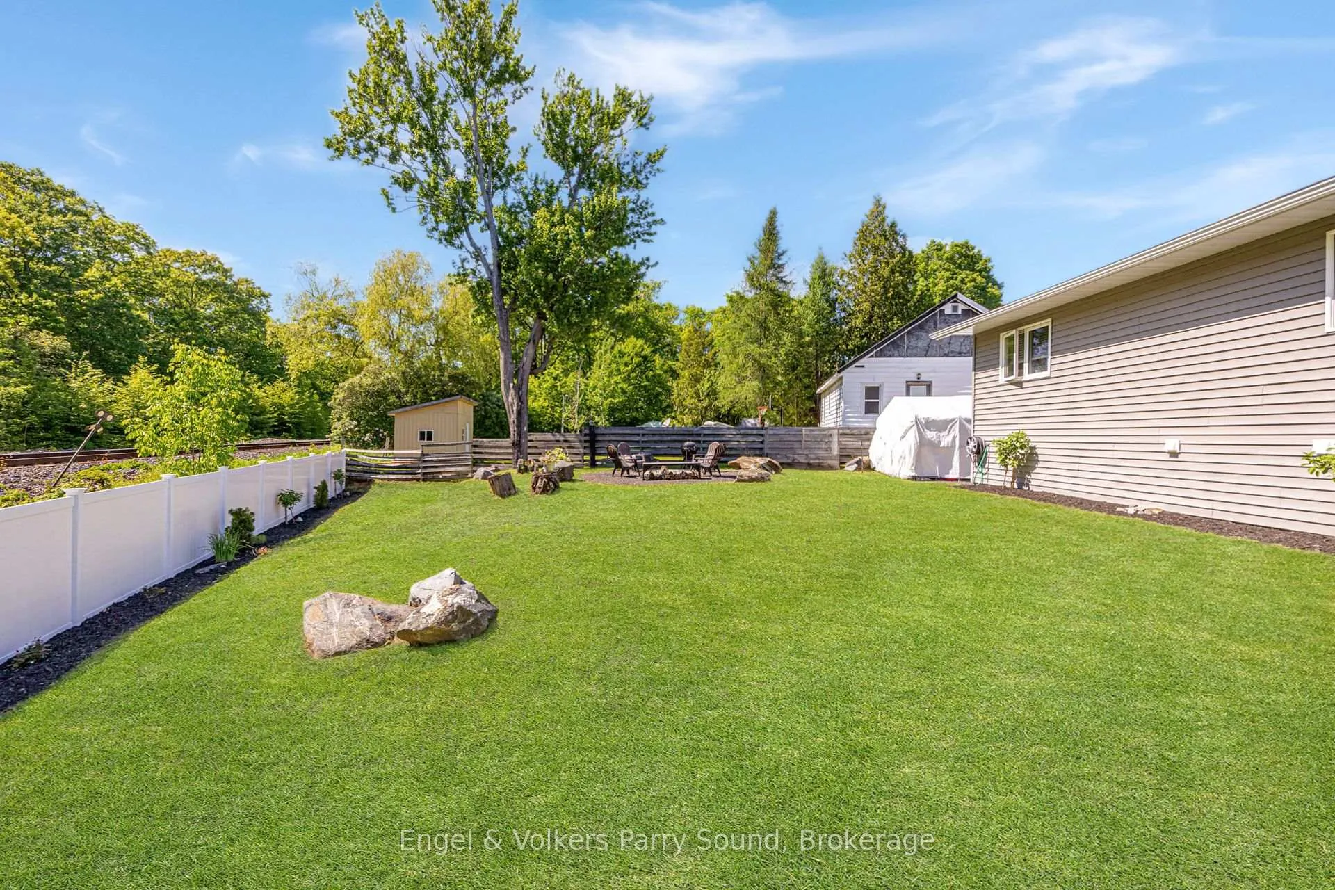 Photo 34 of 6 Lawrence Street, Parry Sound — HOMEH