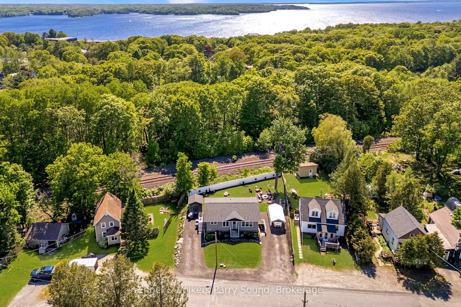 Photo 43 of 6 Lawrence Street, Parry Sound — HOMEH
