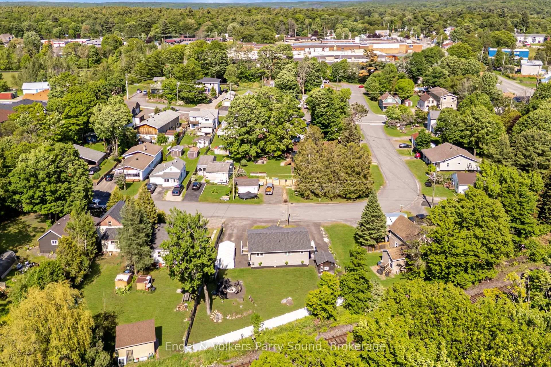 Photo 45 of 6 Lawrence Street, Parry Sound — HOMEH