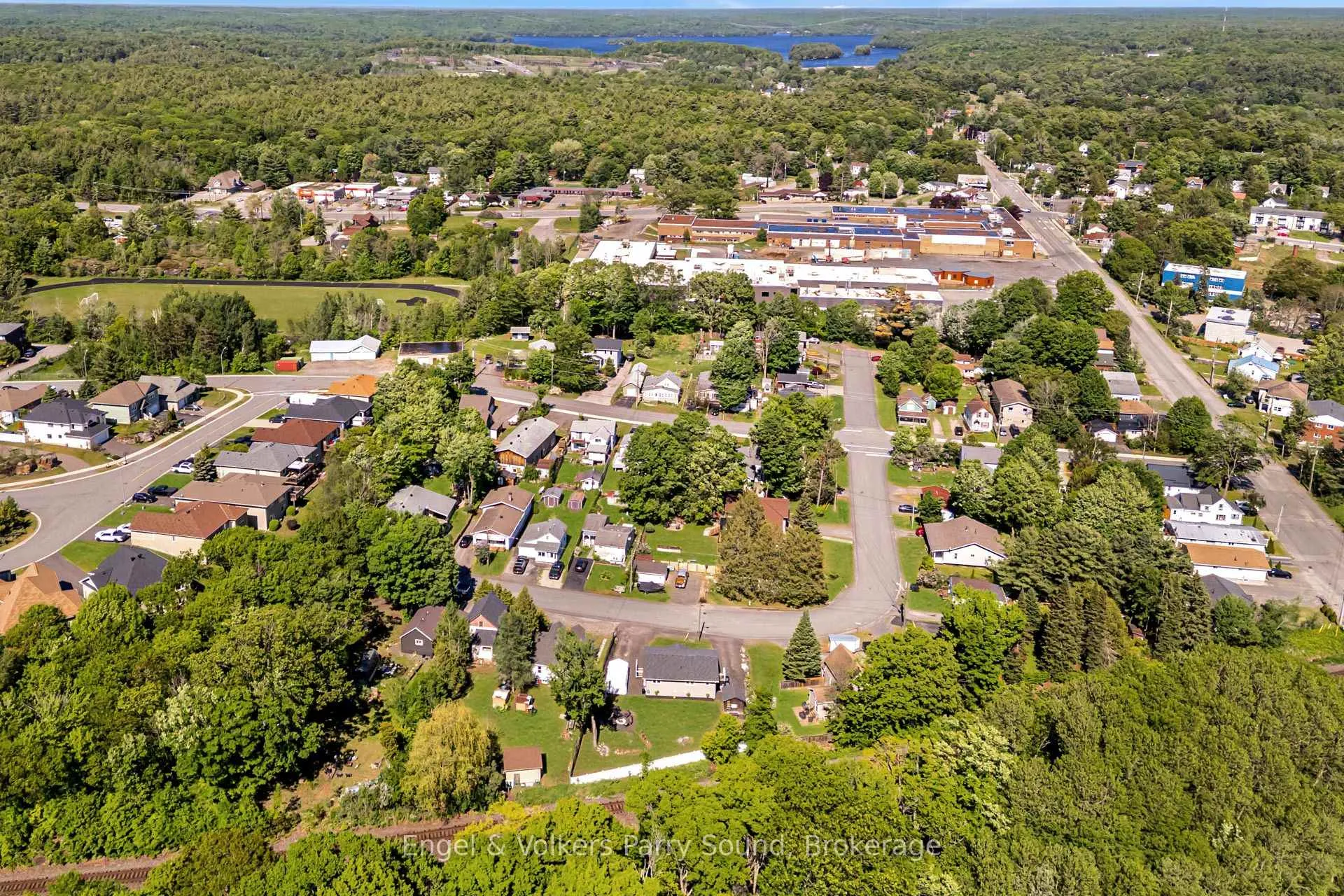 Photo 46 of 6 Lawrence Street, Parry Sound — HOMEH