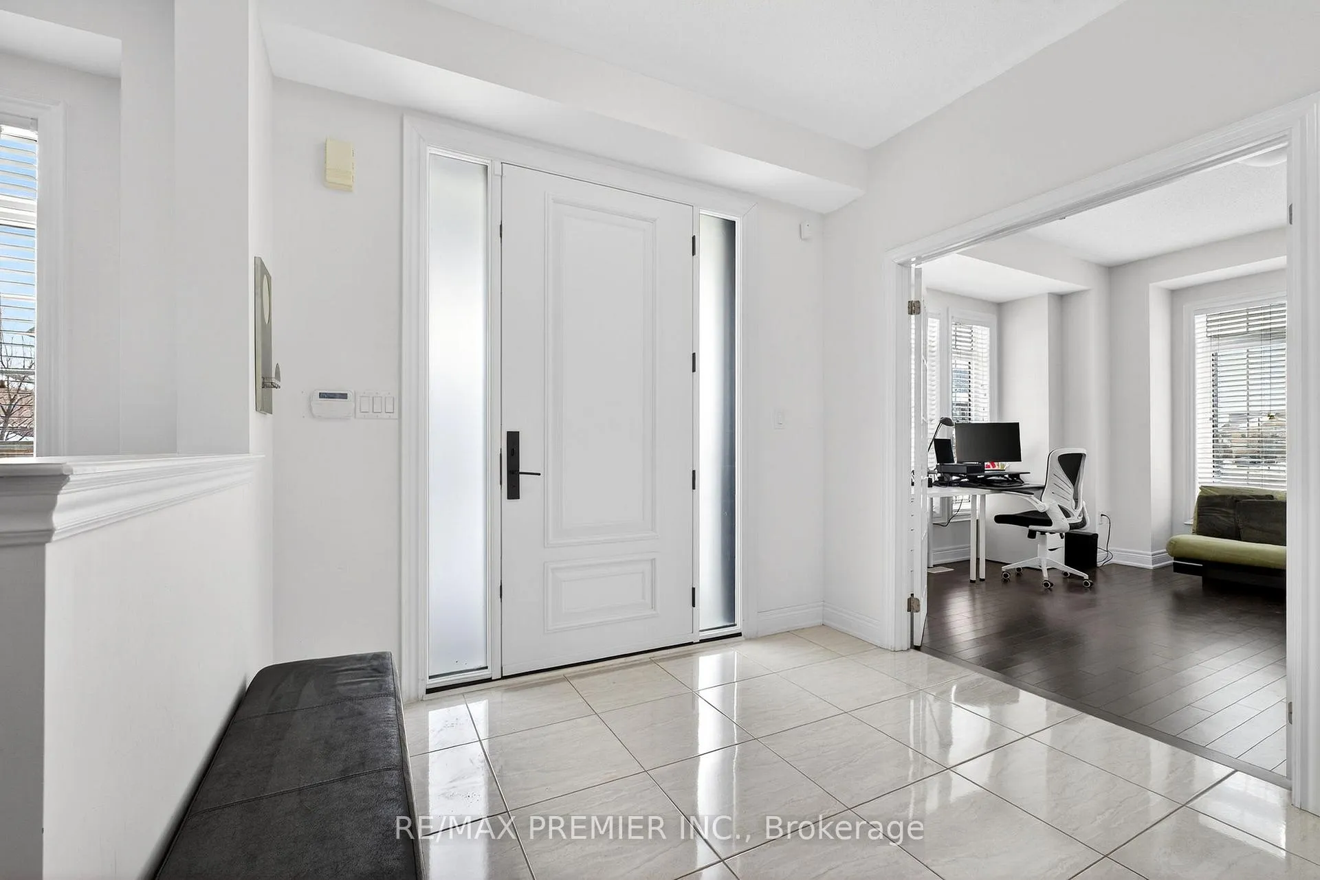 Photo 9 of 66 Red Tree Drive, Vaughan, Kleinburg — HOMEH