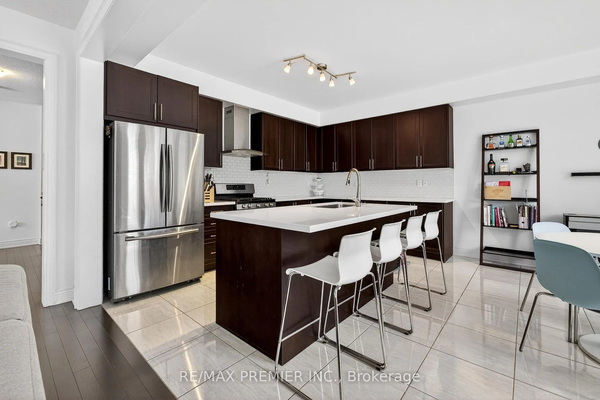 Photo 13 of 66 Red Tree Drive, Vaughan, Kleinburg — HOMEH