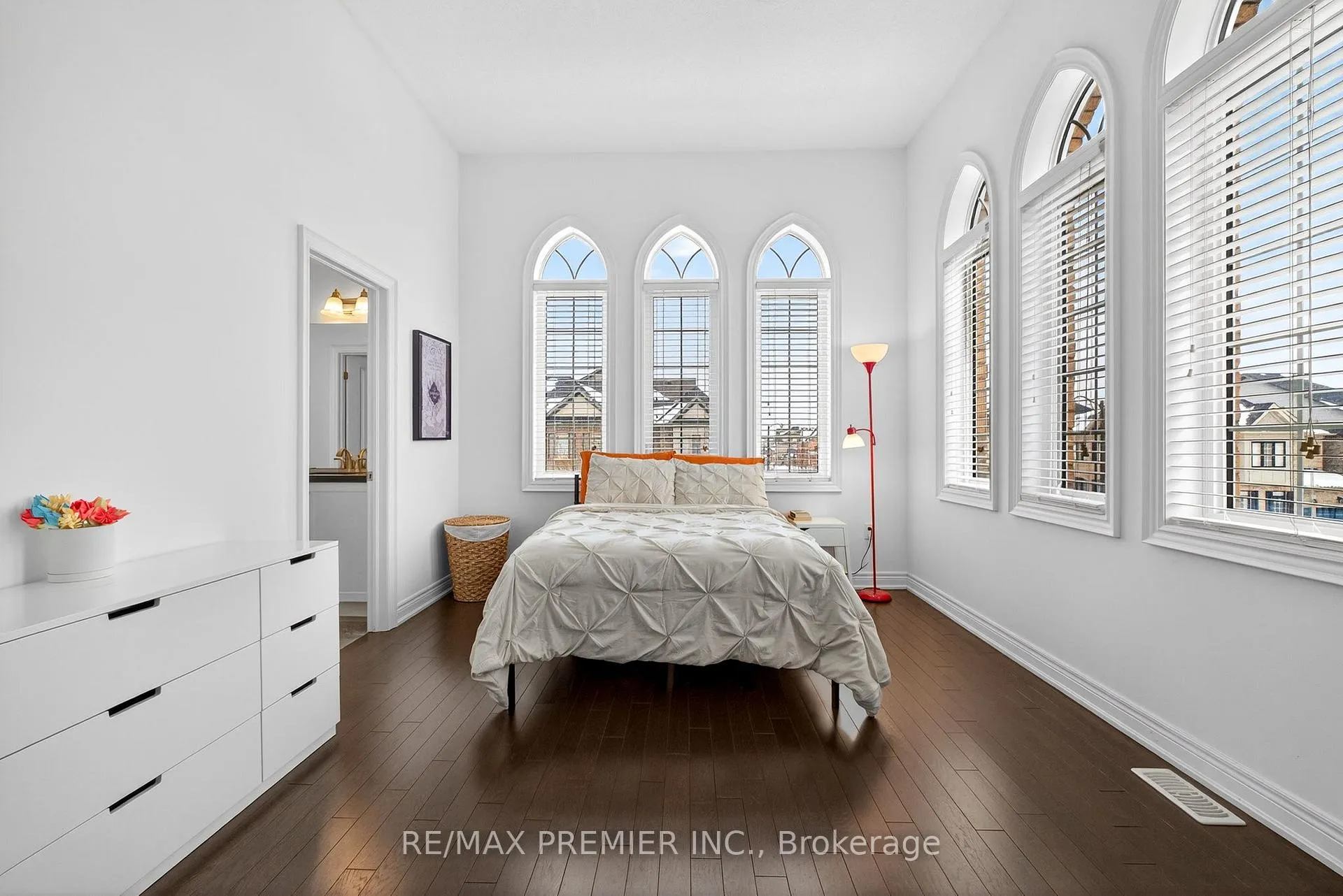 Photo 28 of 66 Red Tree Drive, Vaughan, Kleinburg — HOMEH