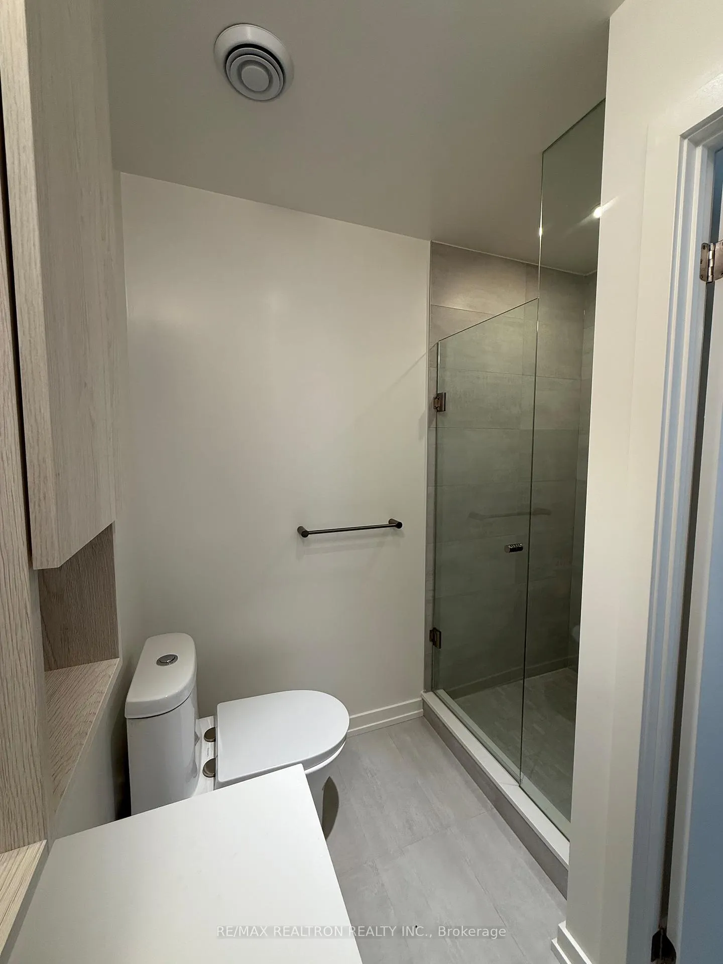 Photo 9 of Unit 2009, 110 Broadway Avenue, Toronto, Mount Pleasant West — HOMEH