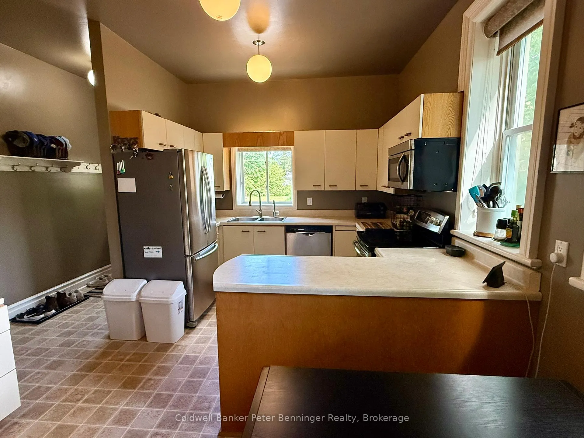 Photo 5 of 612 Colborne Street, Brockton — HOMEH