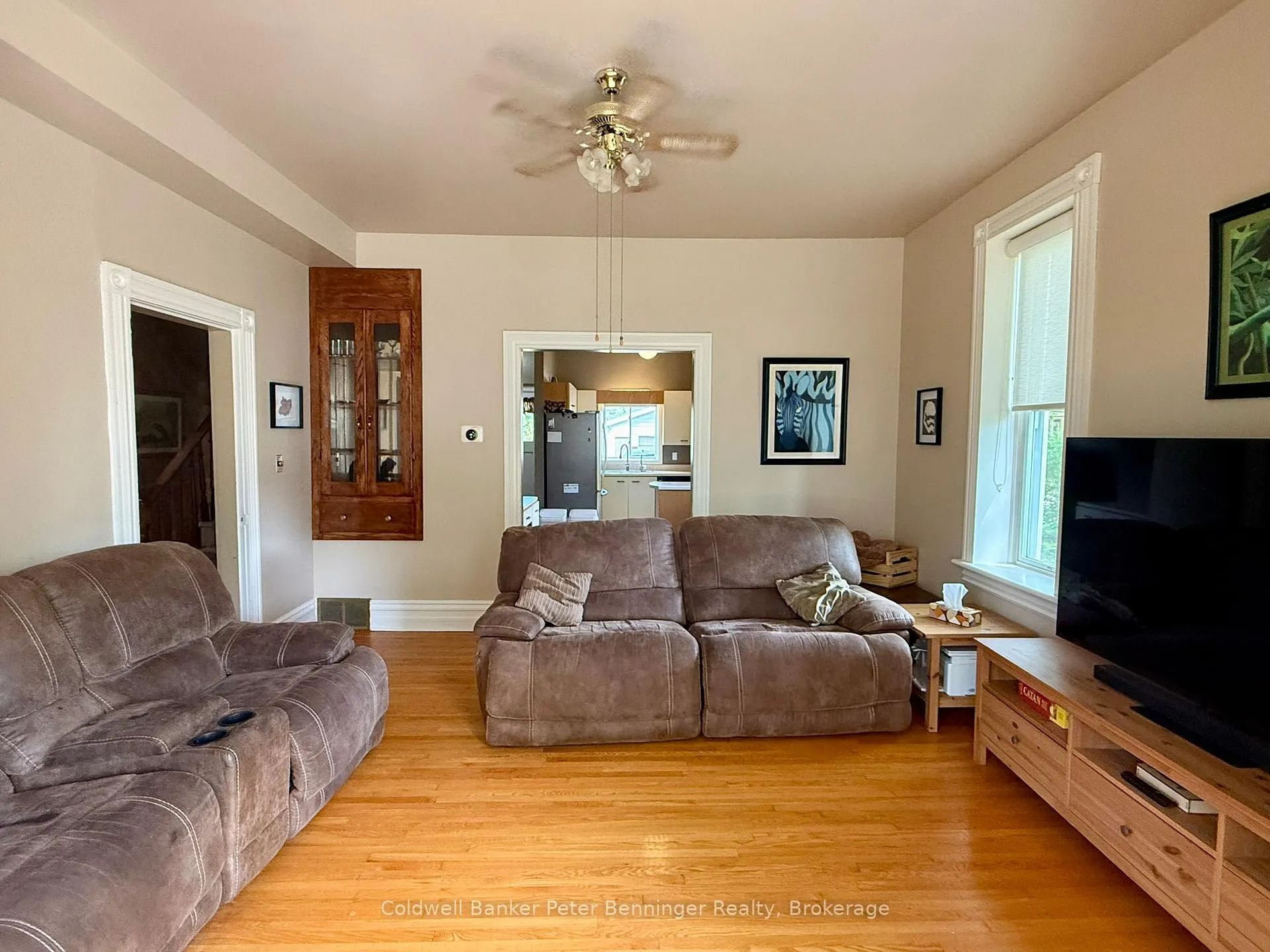 Photo 10 of 612 Colborne Street, Brockton — HOMEH