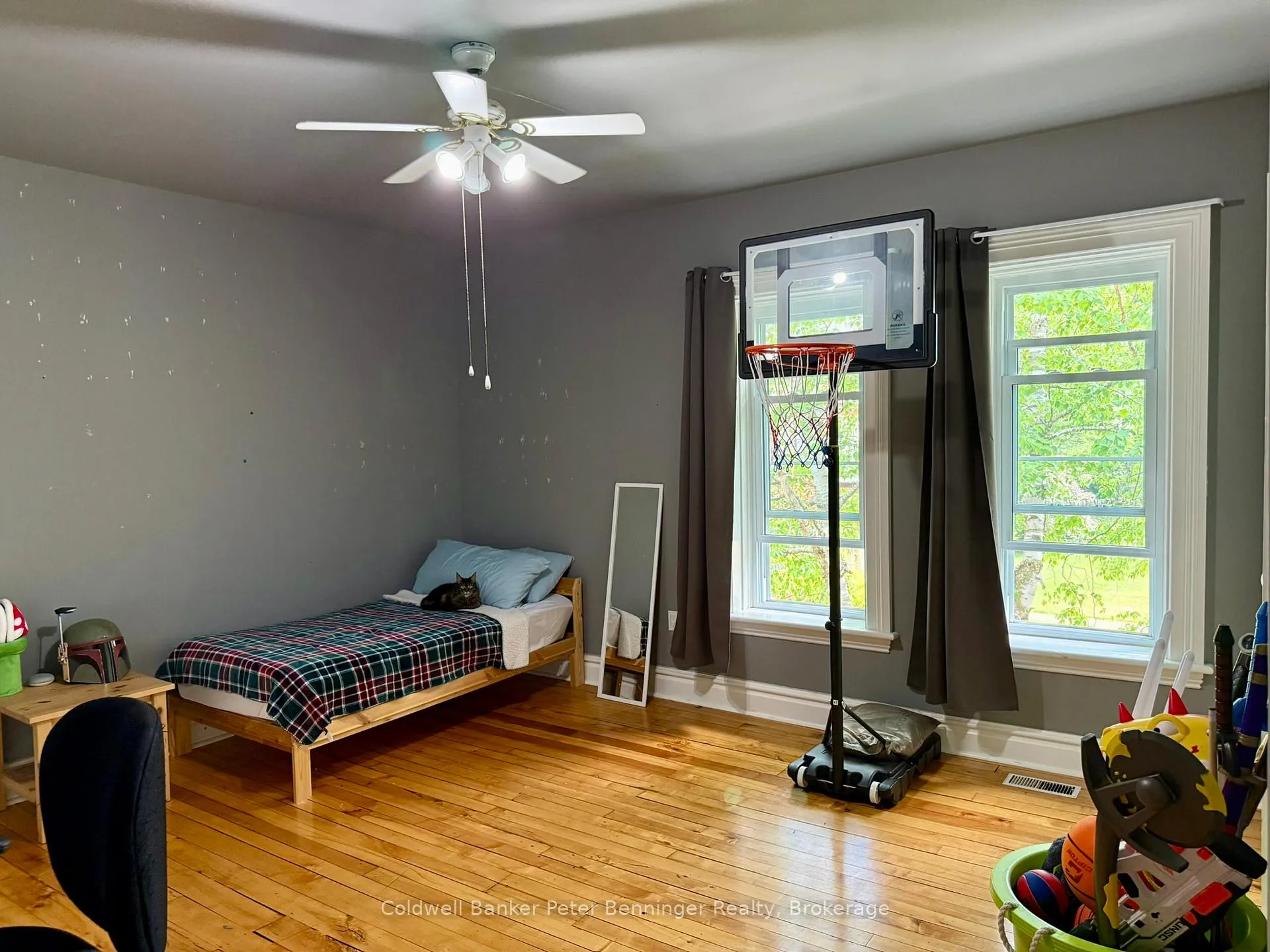 Photo 16 of 612 Colborne Street, Brockton — HOMEH