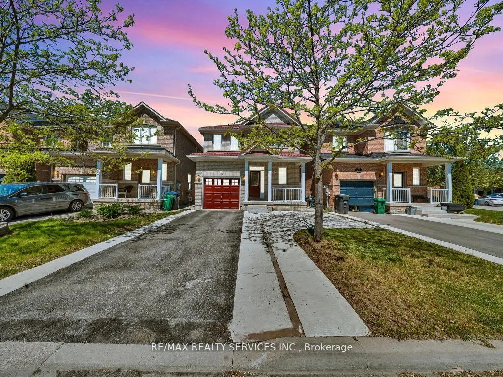 Photo 2 of 15 Lockburn Crescent, Brampton, Fletcher's Meadow — HOMEH