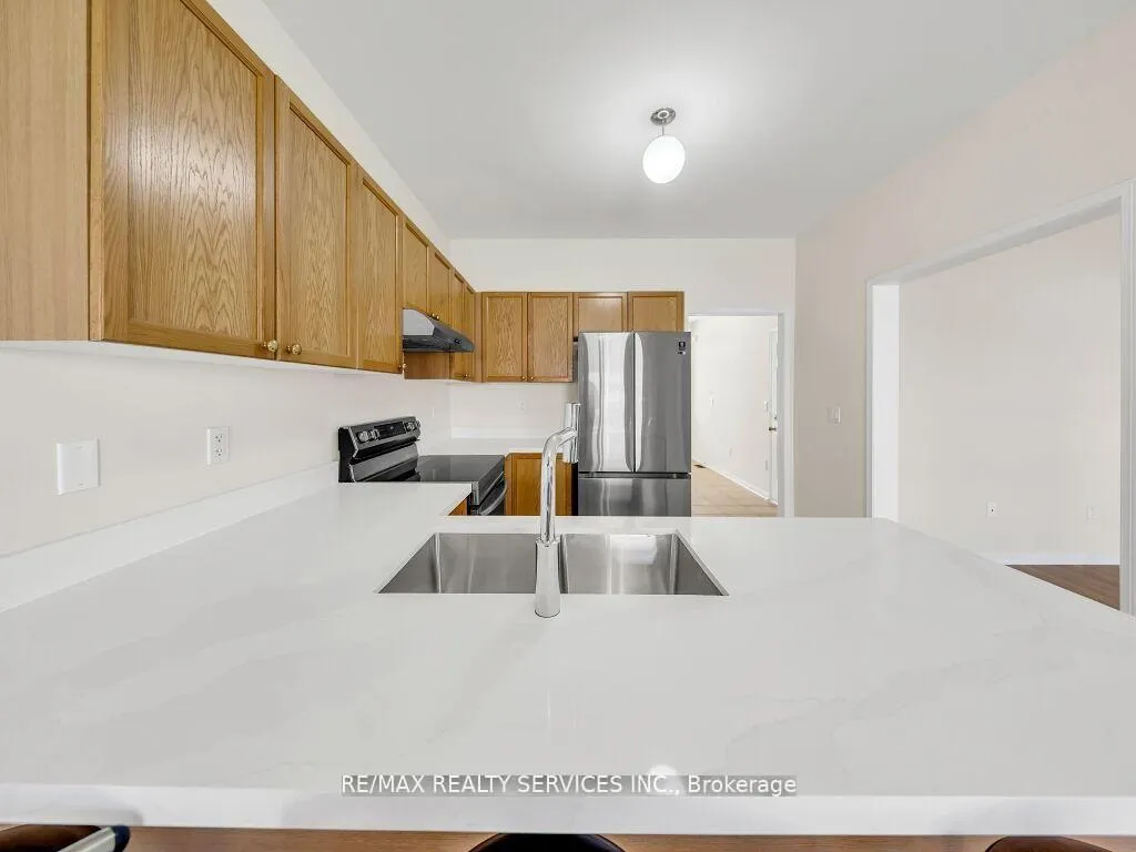 Photo 11 of 15 Lockburn Crescent, Brampton, Fletcher's Meadow — HOMEH