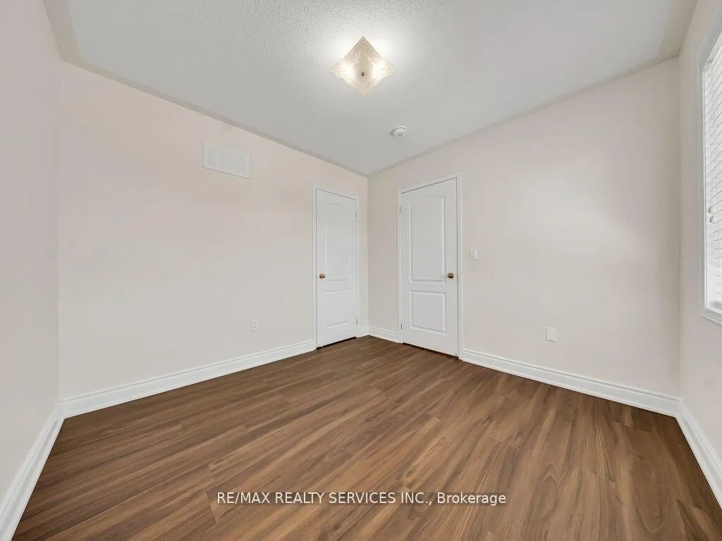 Photo 24 of 15 Lockburn Crescent, Brampton, Fletcher's Meadow — HOMEH