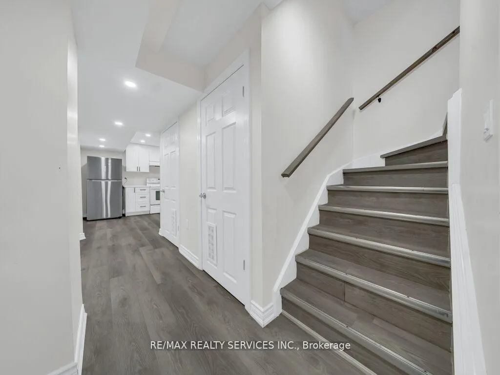 Photo 26 of 15 Lockburn Crescent, Brampton, Fletcher's Meadow — HOMEH