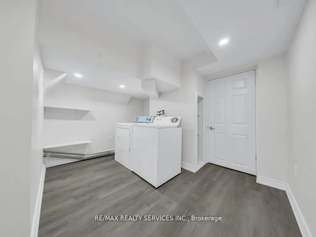 Photo 32 of 15 Lockburn Crescent, Brampton, Fletcher's Meadow — HOMEH