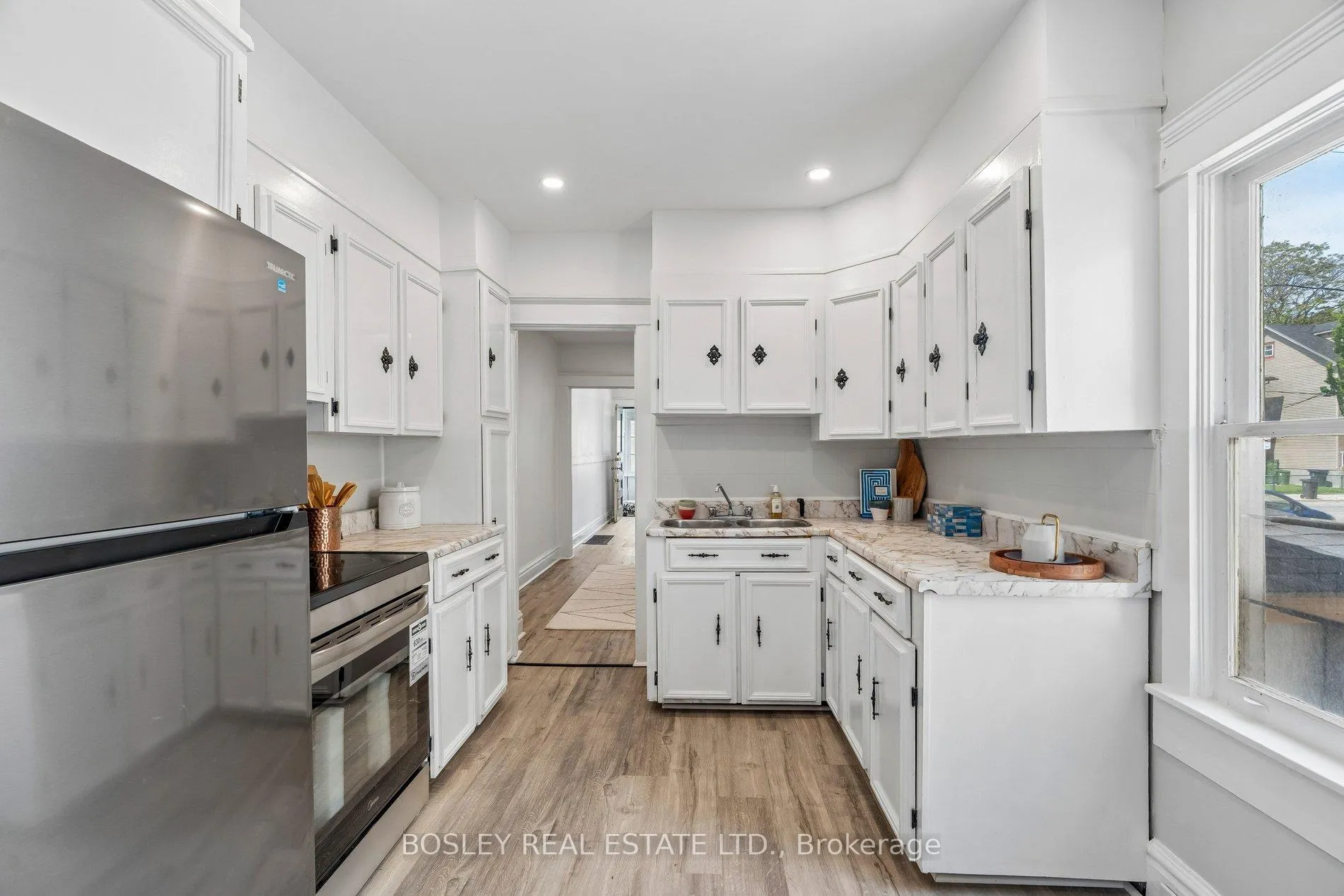 Photo 11 of 11 Pape Avenue, Toronto, South Riverdale — HOMEH
