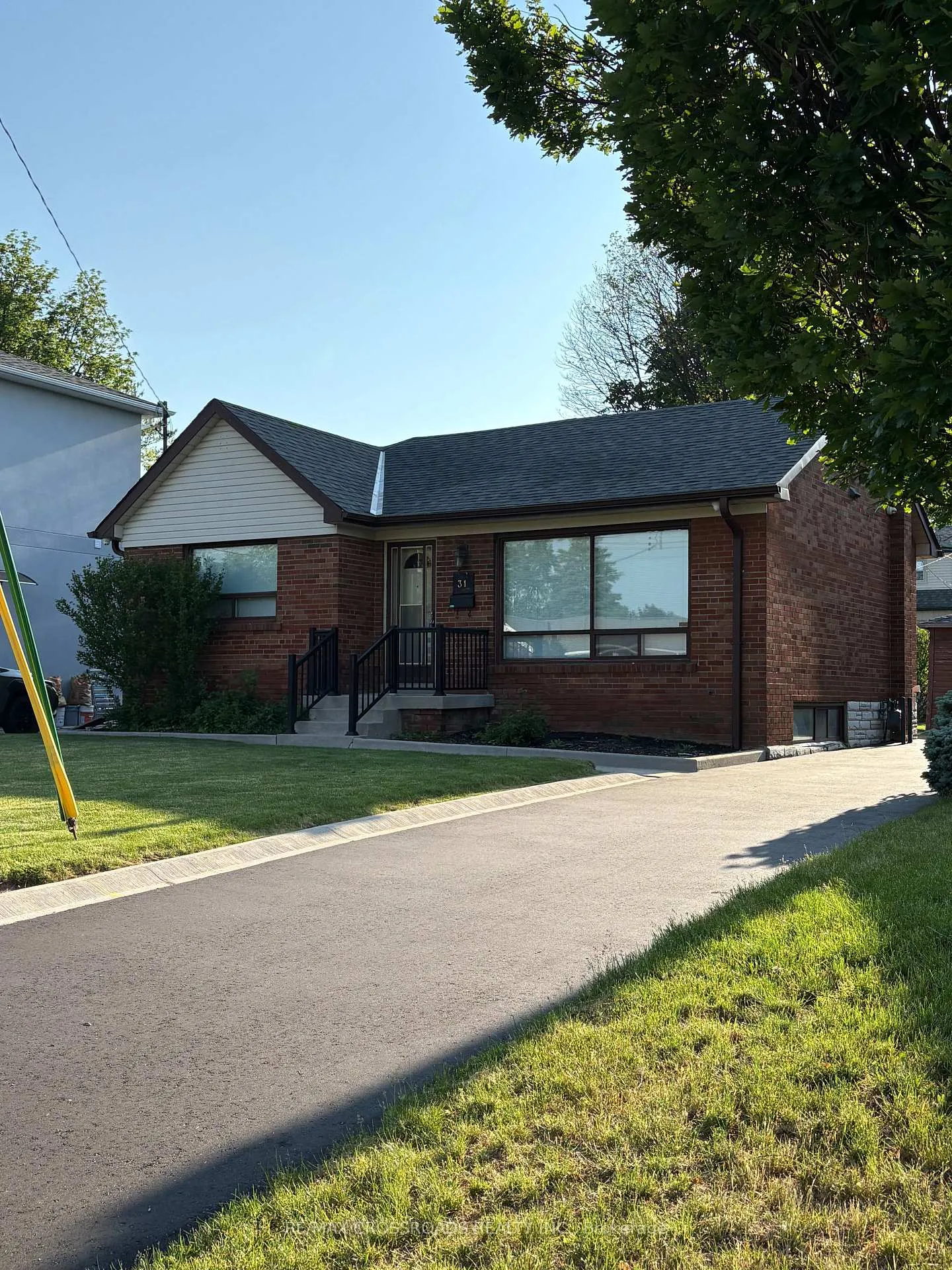 Photo 1 of 31 Robertsfield Crescent, Scarborough, Wexford-Maryvale — HOMEH